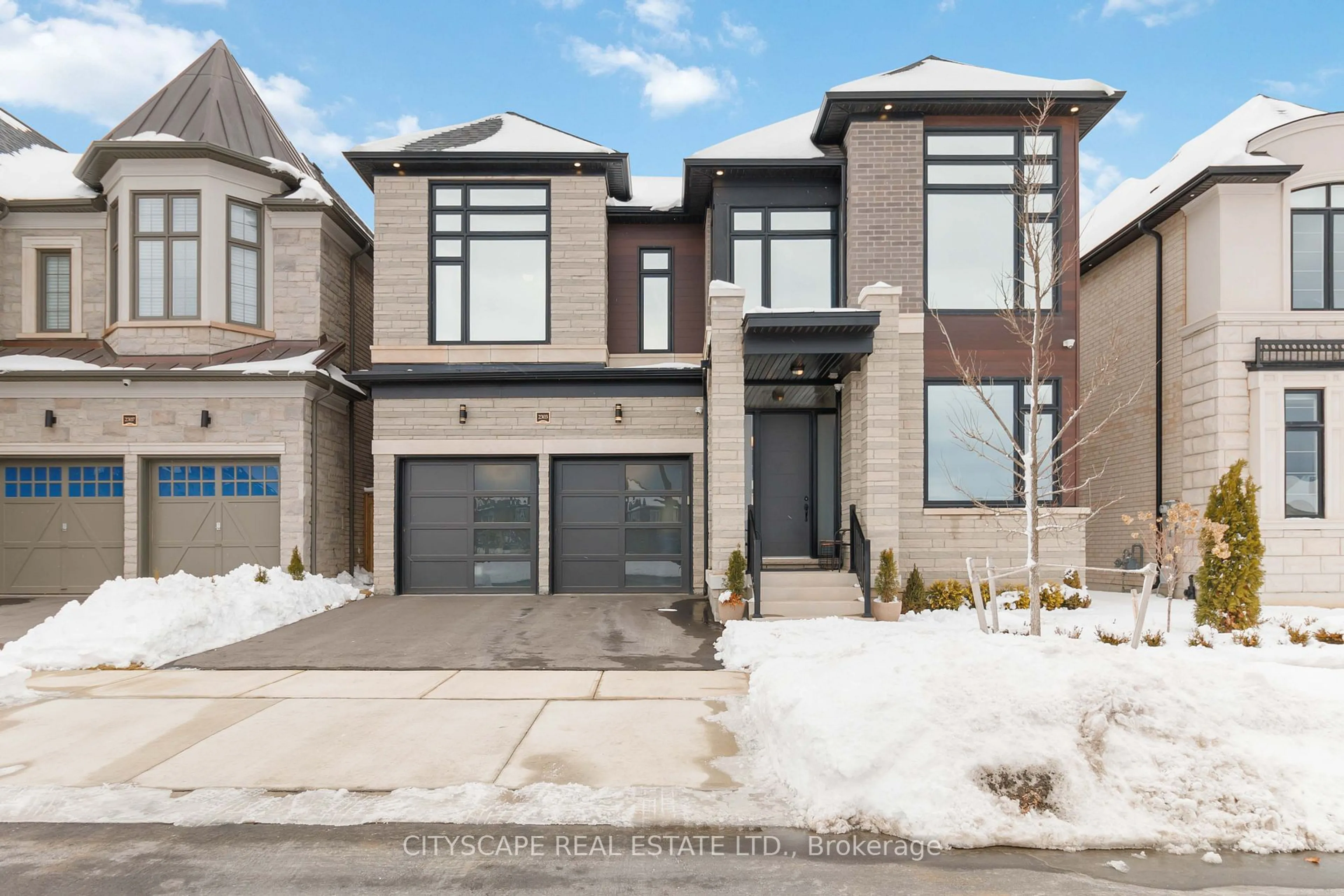 Home with brick exterior material, street for 2303 Saw Whet Blvd, Oakville Ontario L6M 5M9