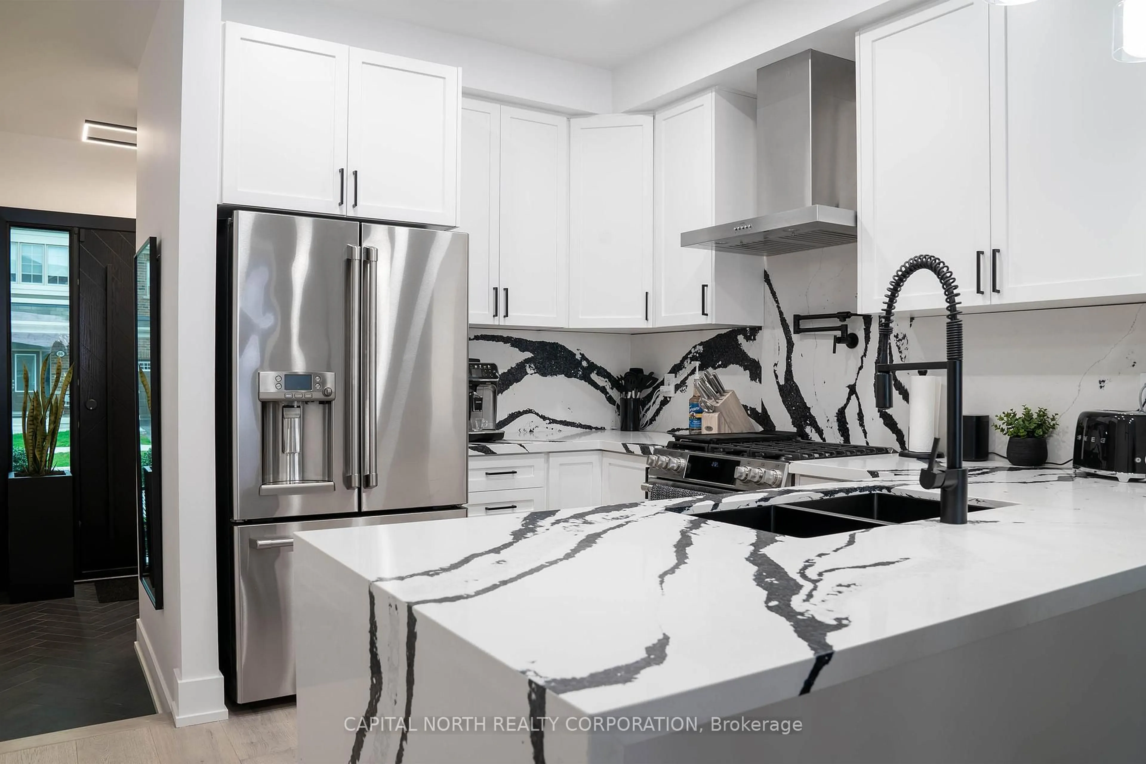 Contemporary kitchen, ceramic/tile floor for 67 Callandar Rd, Brampton Ontario L7A 0H1