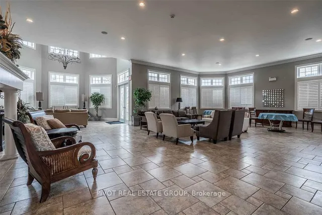 Additional property image - 1370 Main St Unit 309