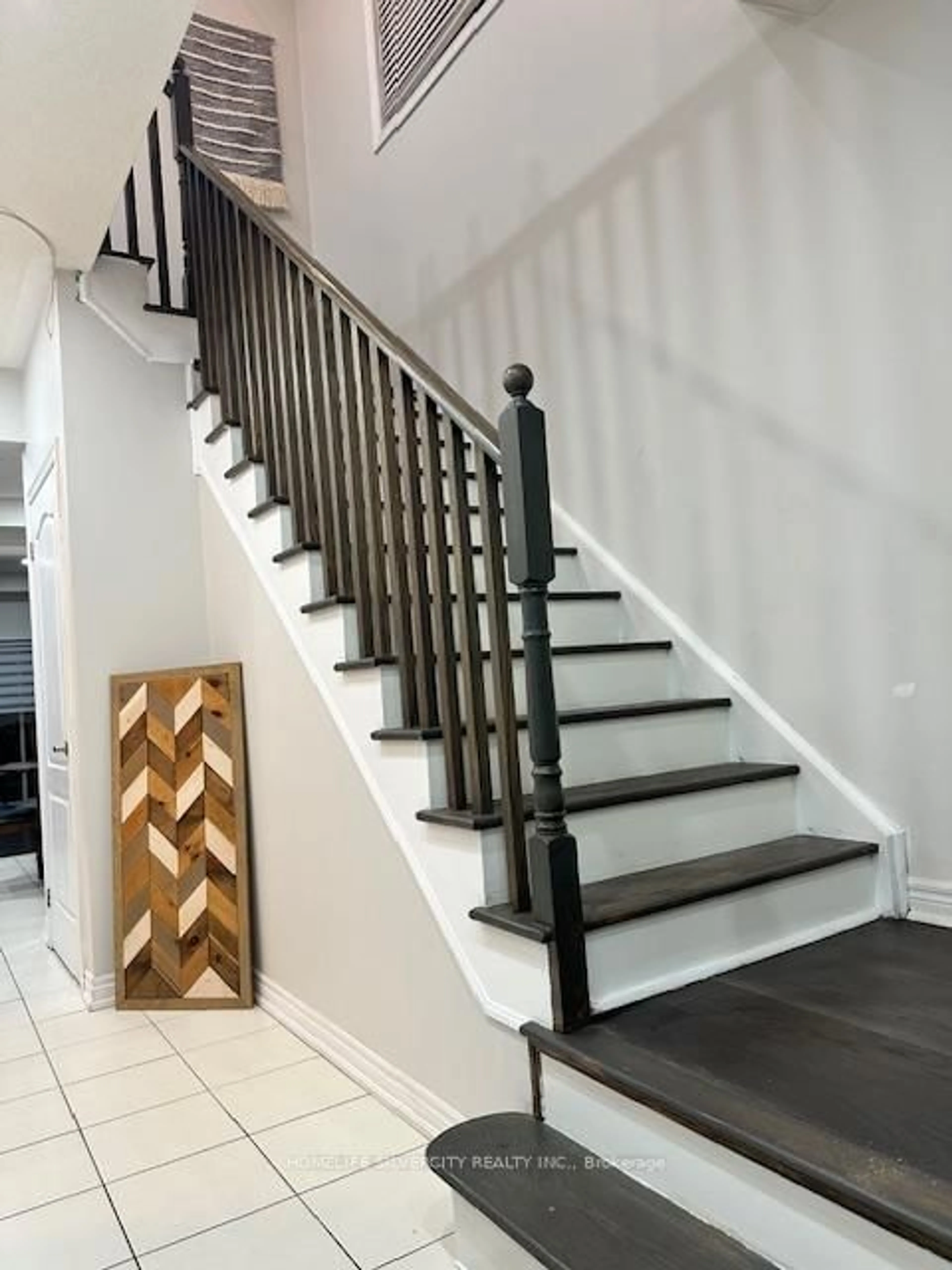 Stairs for 58 Lanark Circ, Brampton Ontario L6X 5L3