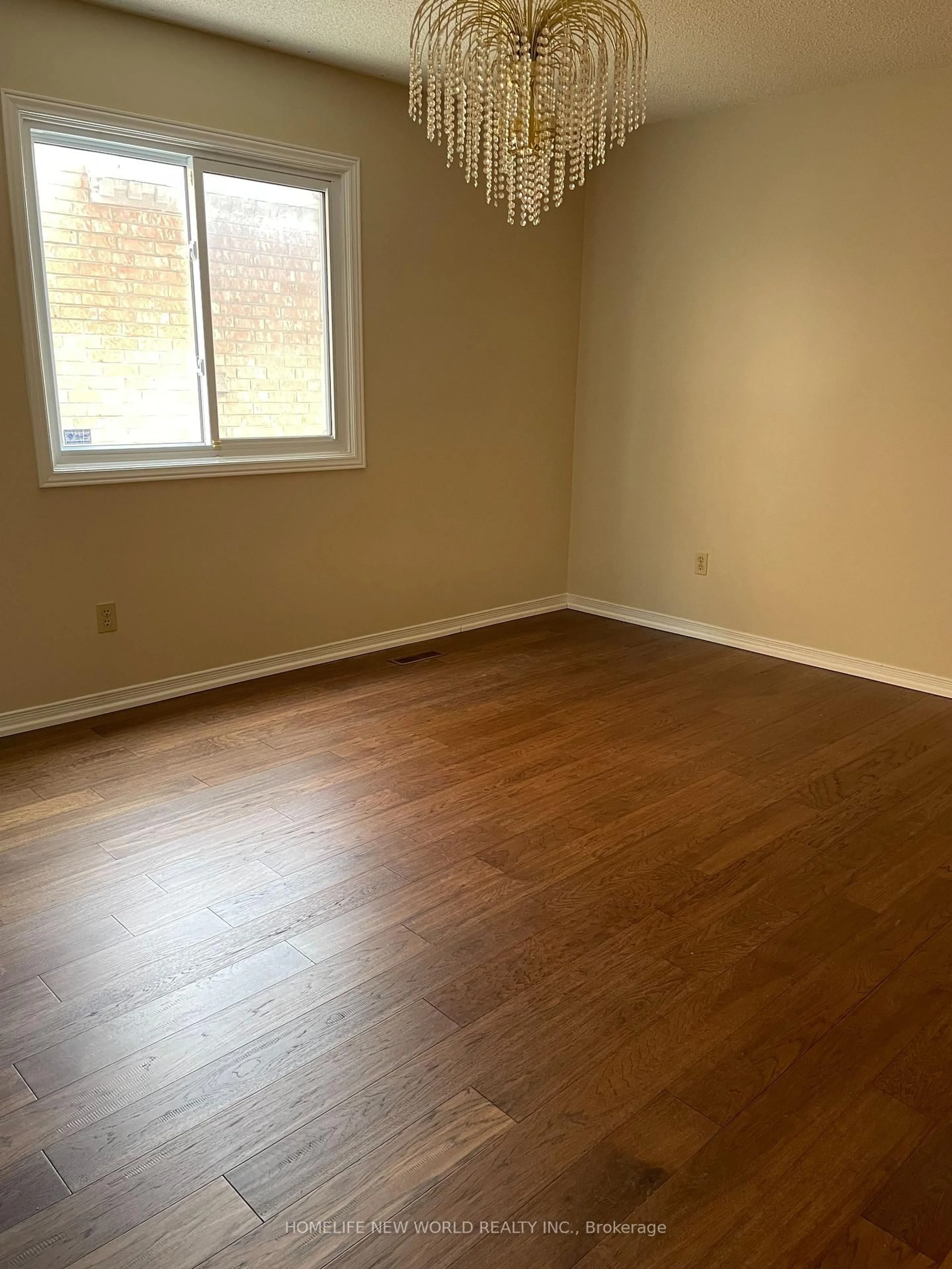 A pic of a room for 2561 Banfield Rd, Mississauga Ontario L5M 5G6