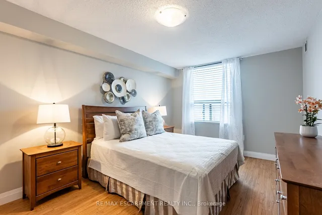 Additional property image - 2055 Upper Middle Rd Unit 306