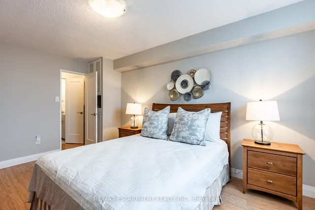 Additional property image - 2055 Upper Middle Rd Unit 306