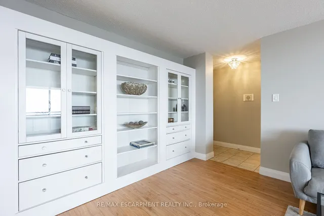 Additional property image - 2055 Upper Middle Rd Unit 306