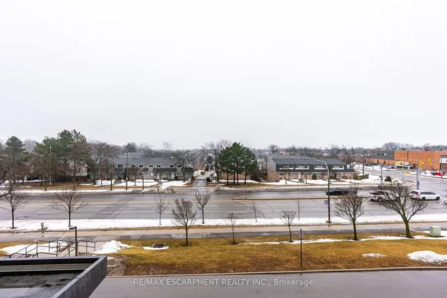 Additional property image - 2055 Upper Middle Rd Unit 306