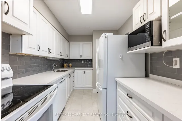 Additional property image - 2055 Upper Middle Rd Unit 306