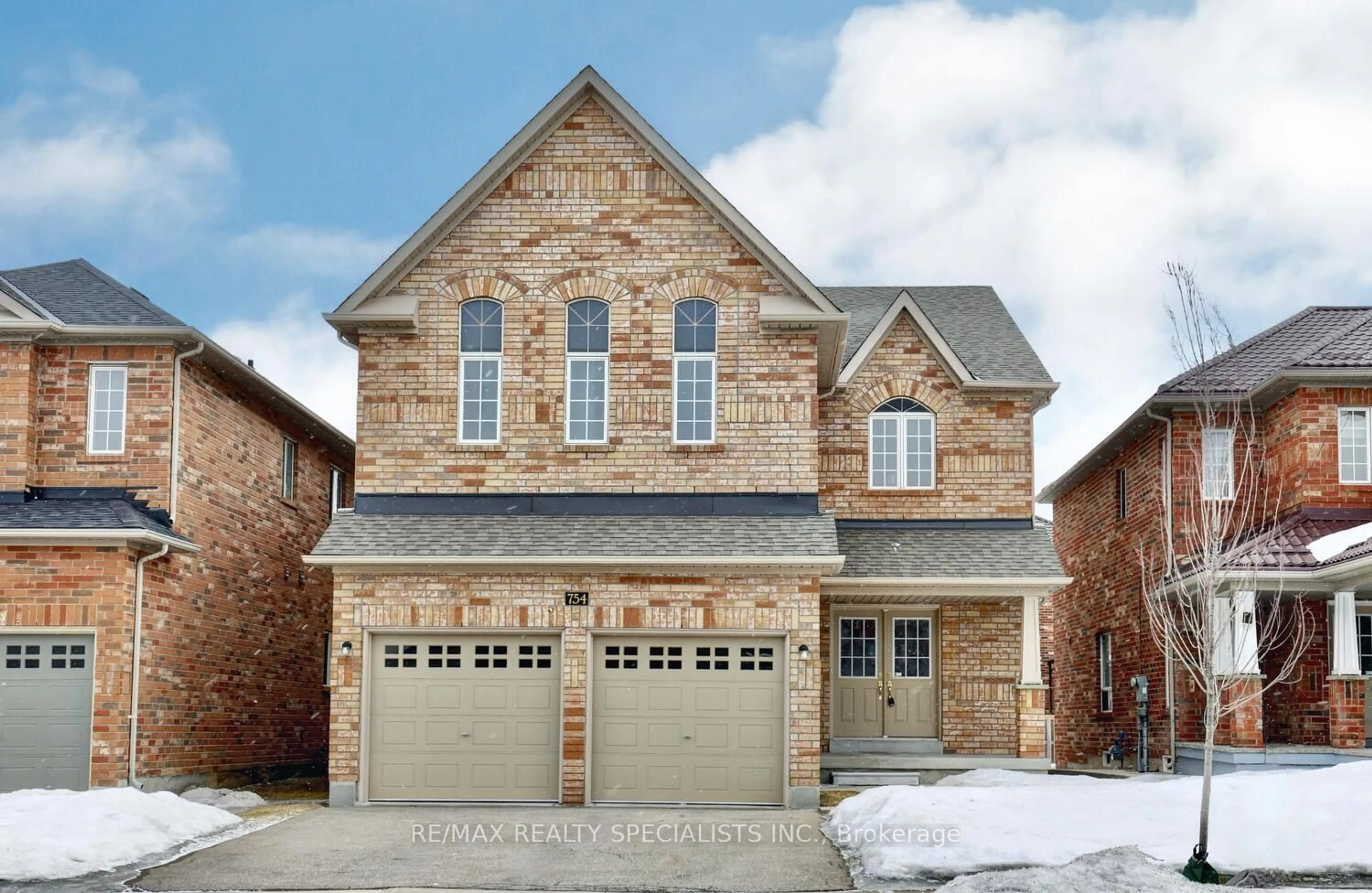 Home with brick exterior material, street for 754 White Clover Way, Mississauga Ontario L5V 3B8