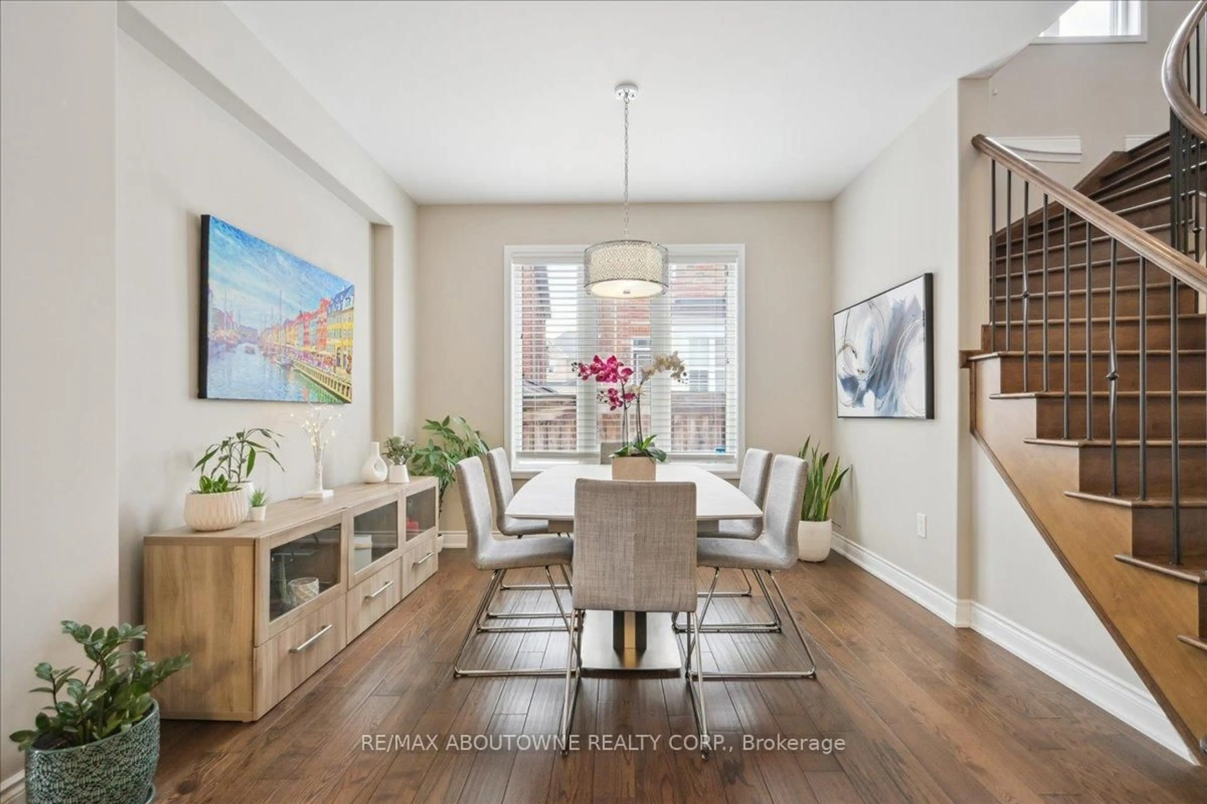 Dining room, wood/laminate floor for 407 Wettlaufer Terr, Milton Ontario L9T 7N4