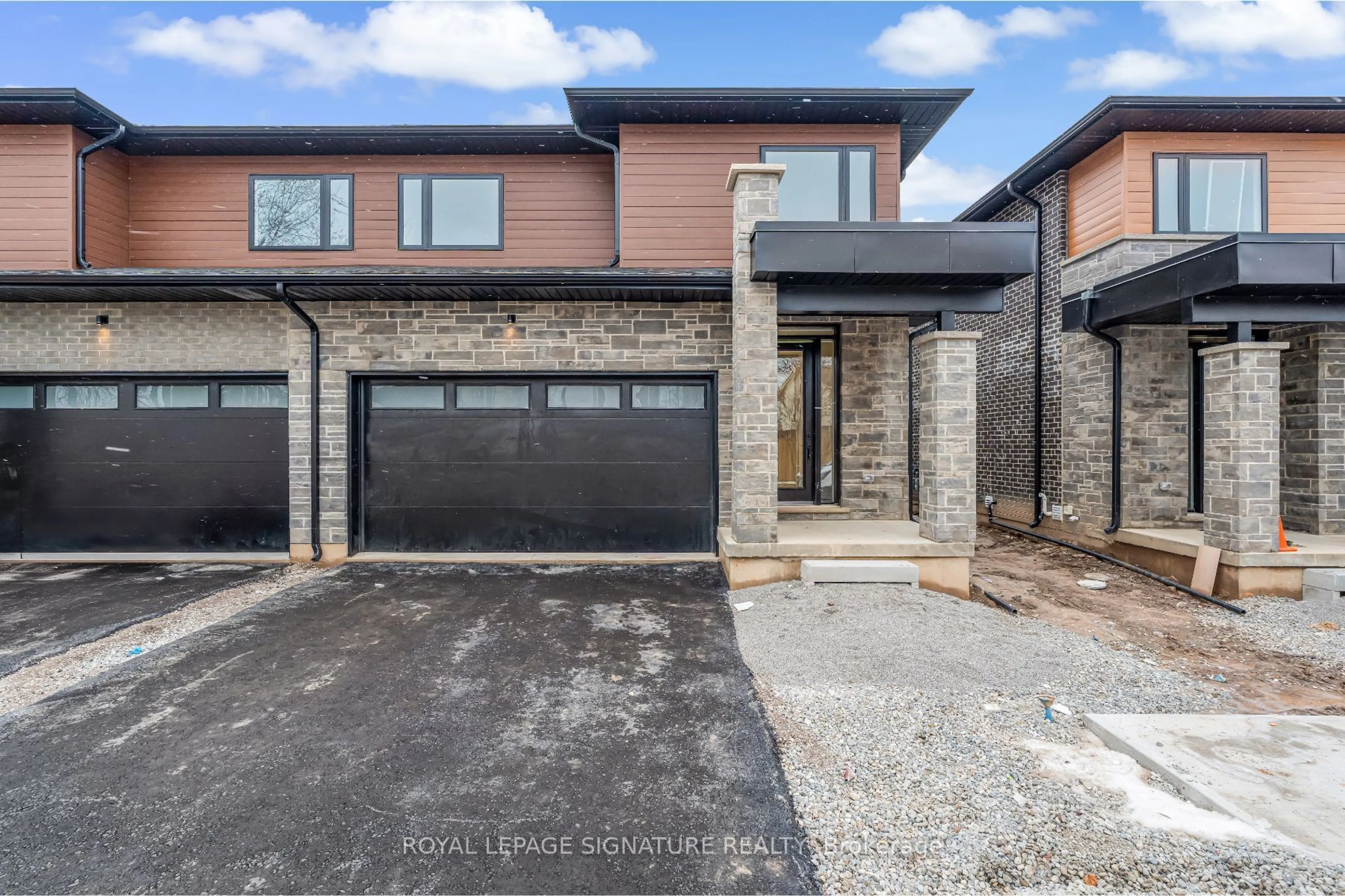 Home with brick exterior material, street for 2154 Walkers Line #7, Burlington Ontario L7M 3R9