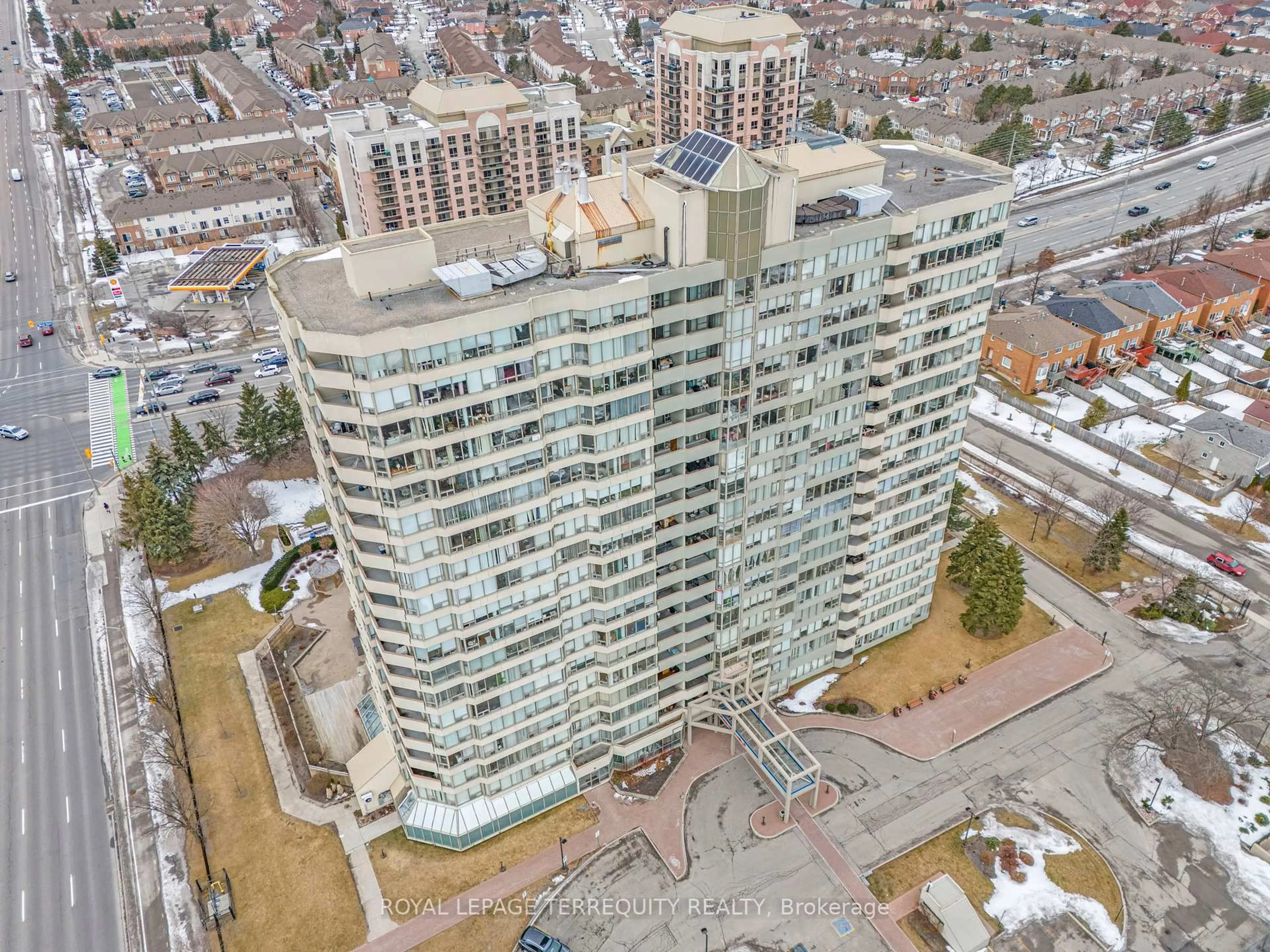 A pic from outside/outdoor area/front of a property/back of a property/a pic from drone, city buildings view from balcony for 700 Constellation Dr #501, Mississauga Ontario L5R 3G8