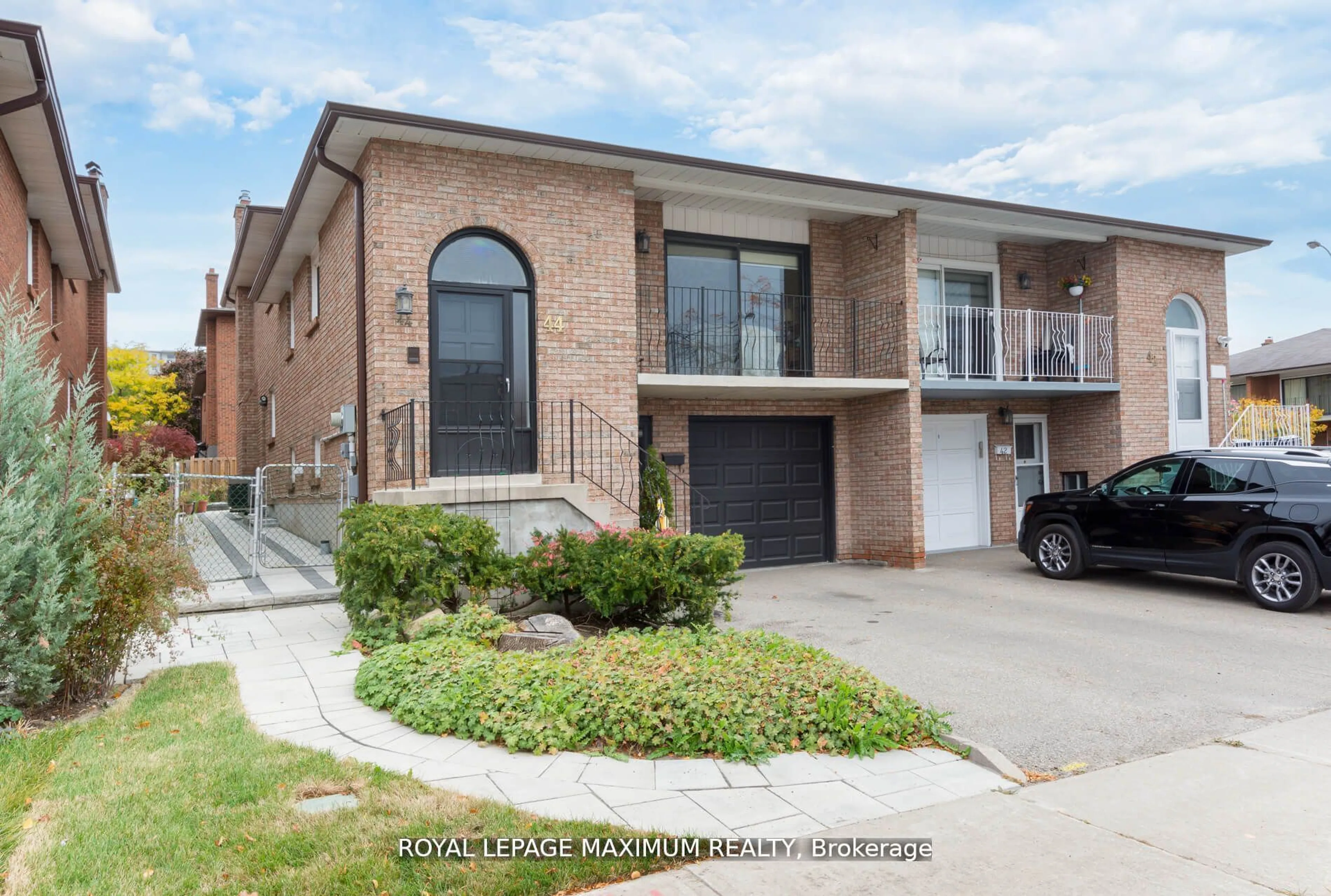 Home with brick exterior material, street for 44 Flagstick Crt, Toronto Ontario M3J 3B8