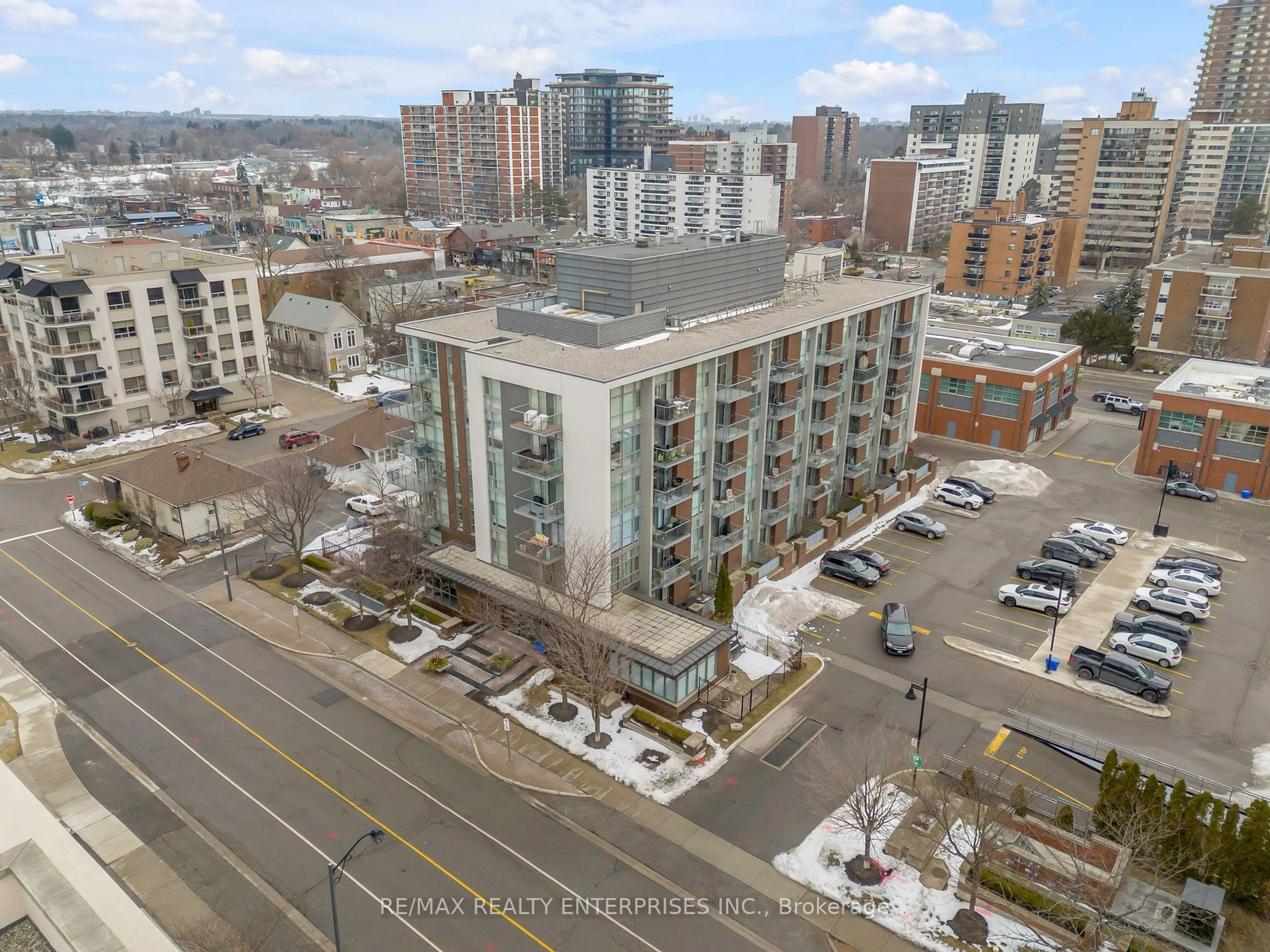 A pic from outside/outdoor area/front of a property/back of a property/a pic from drone, city buildings view from balcony for 70 Port St #110, Mississauga Ontario L5G 4V8