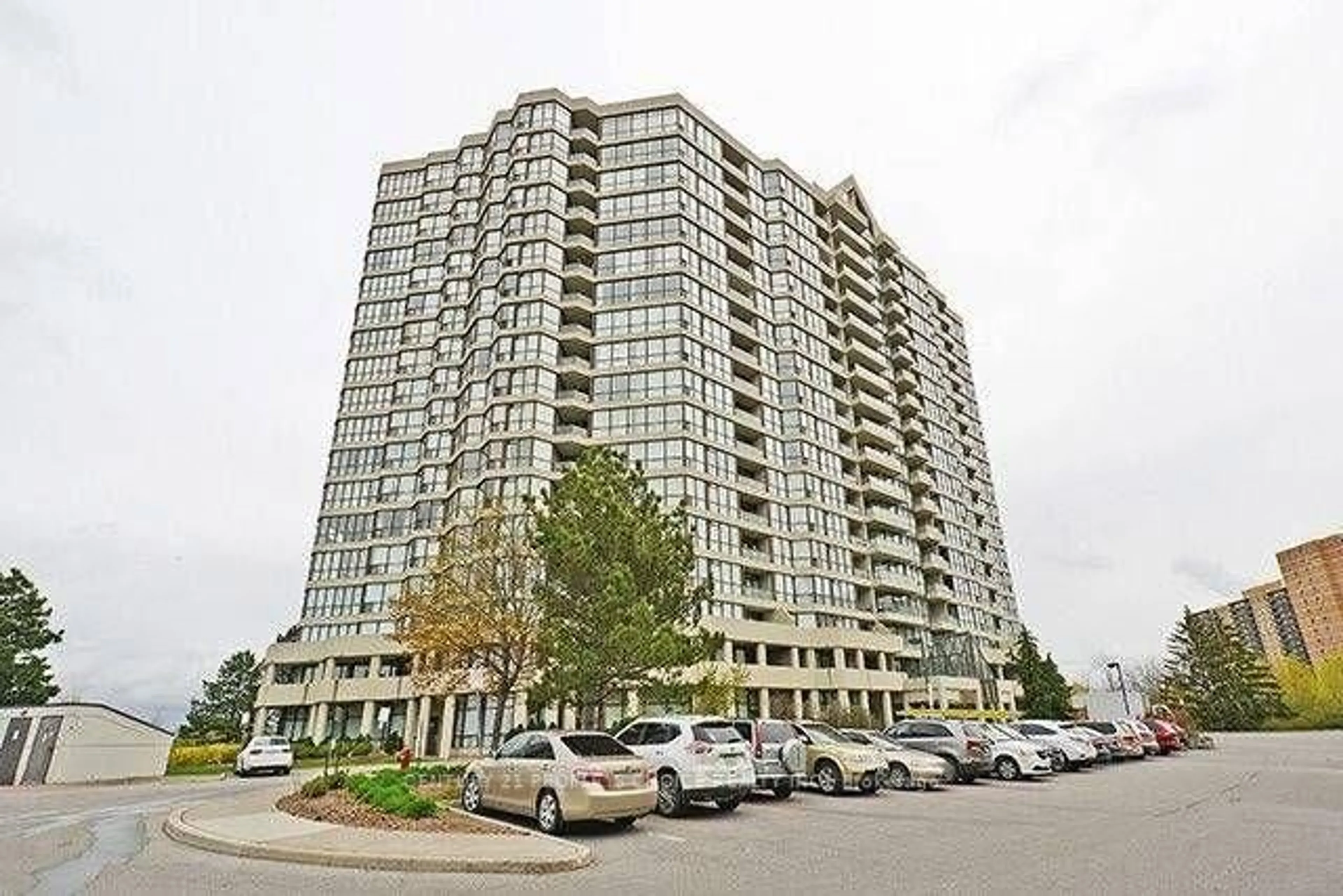 Indoor foyer for 5 Rowntree Rd #203, Toronto Ontario M9V 5G9