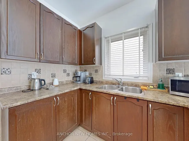 Additional property image - 15 New Hampshire Crt