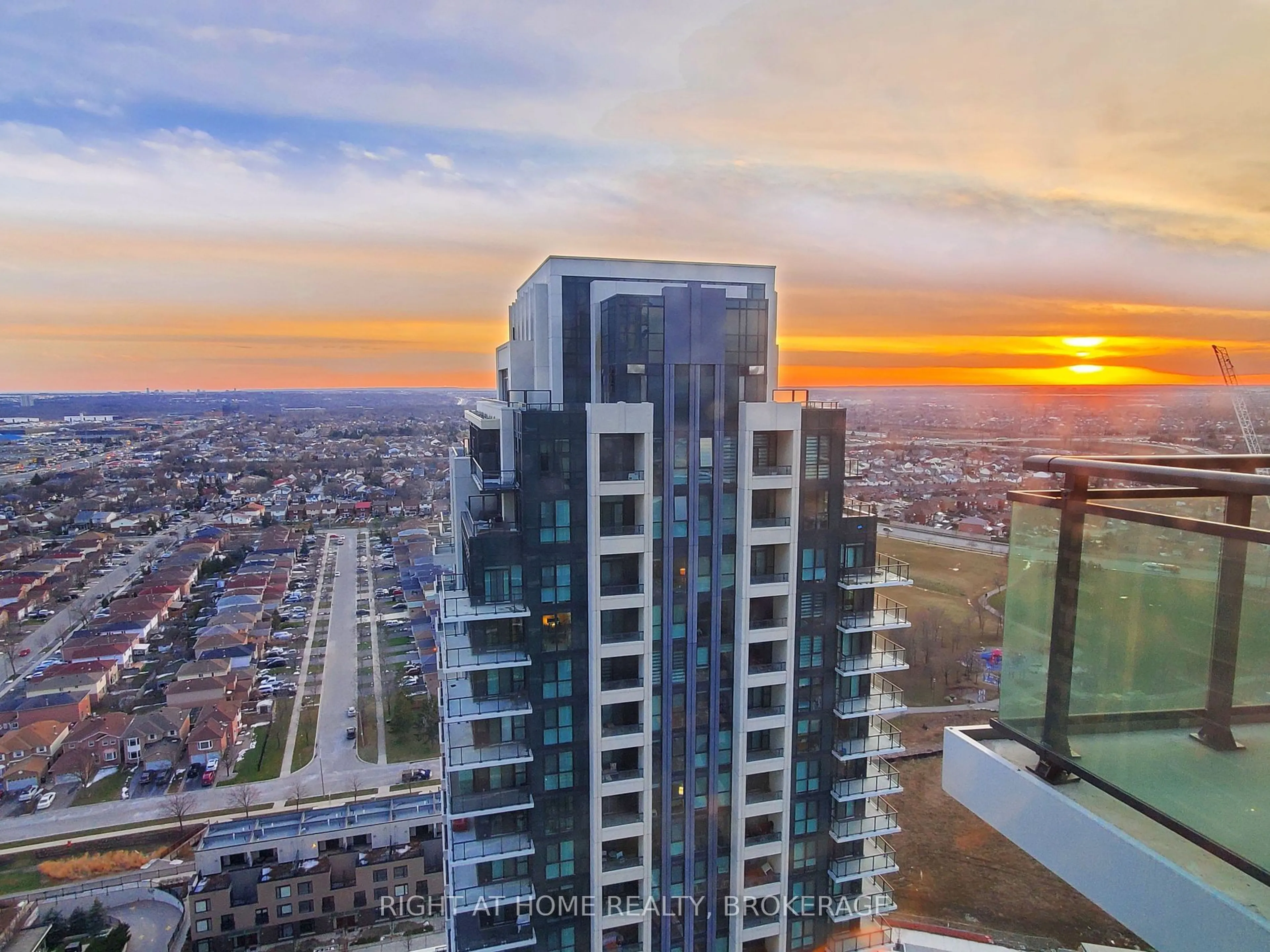 A pic from outside/outdoor area/front of a property/back of a property/a pic from drone, city buildings view from balcony for 4099 Brickstone Mews #2603, Mississauga Ontario L5B 0G2