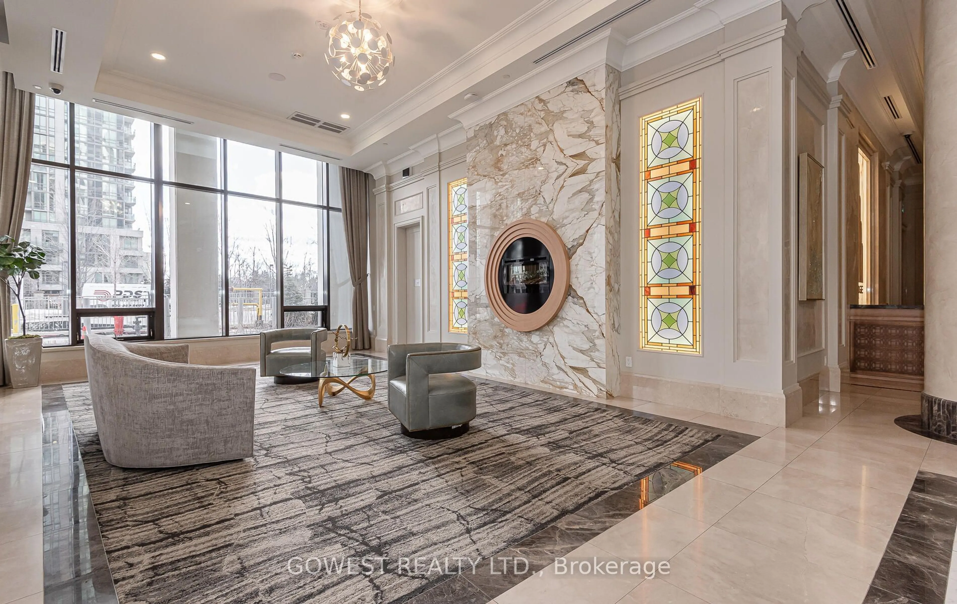 Indoor foyer for 36 Elm Dr #1701, Mississauga Ontario L5B 0N3