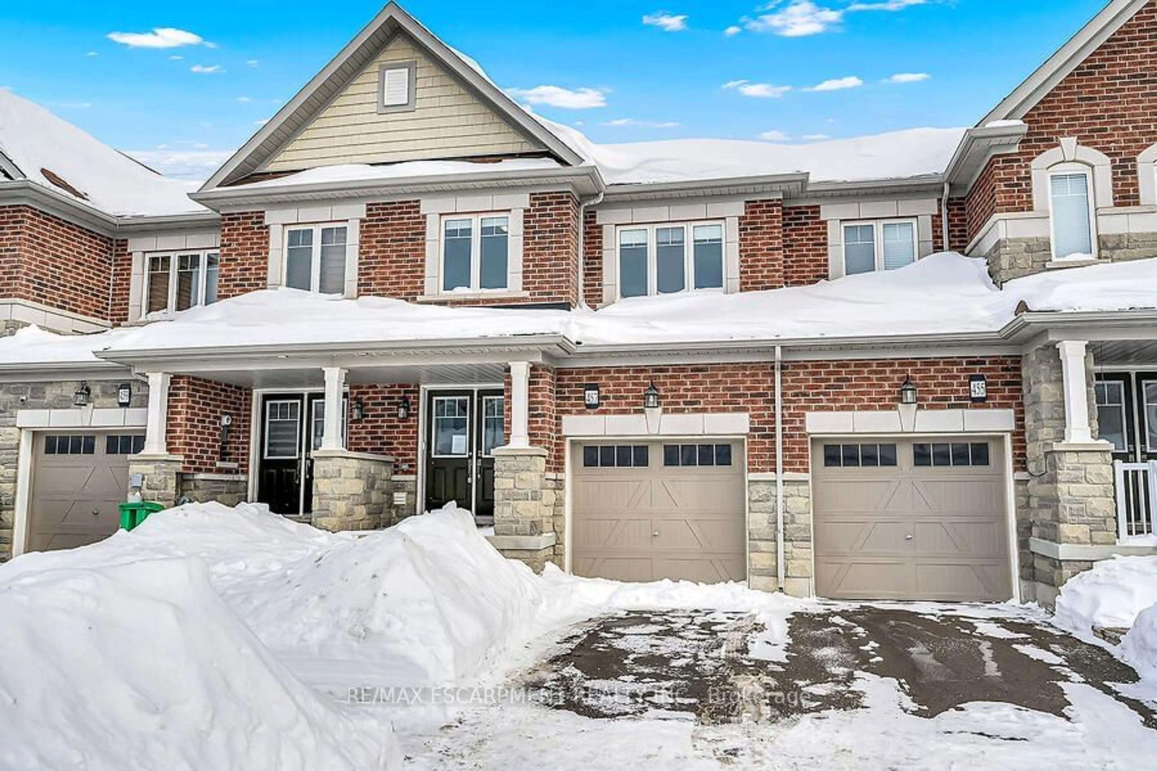 Home with brick exterior material, street for 457 Queen Mary Dr, Brampton Ontario L7A 4L2