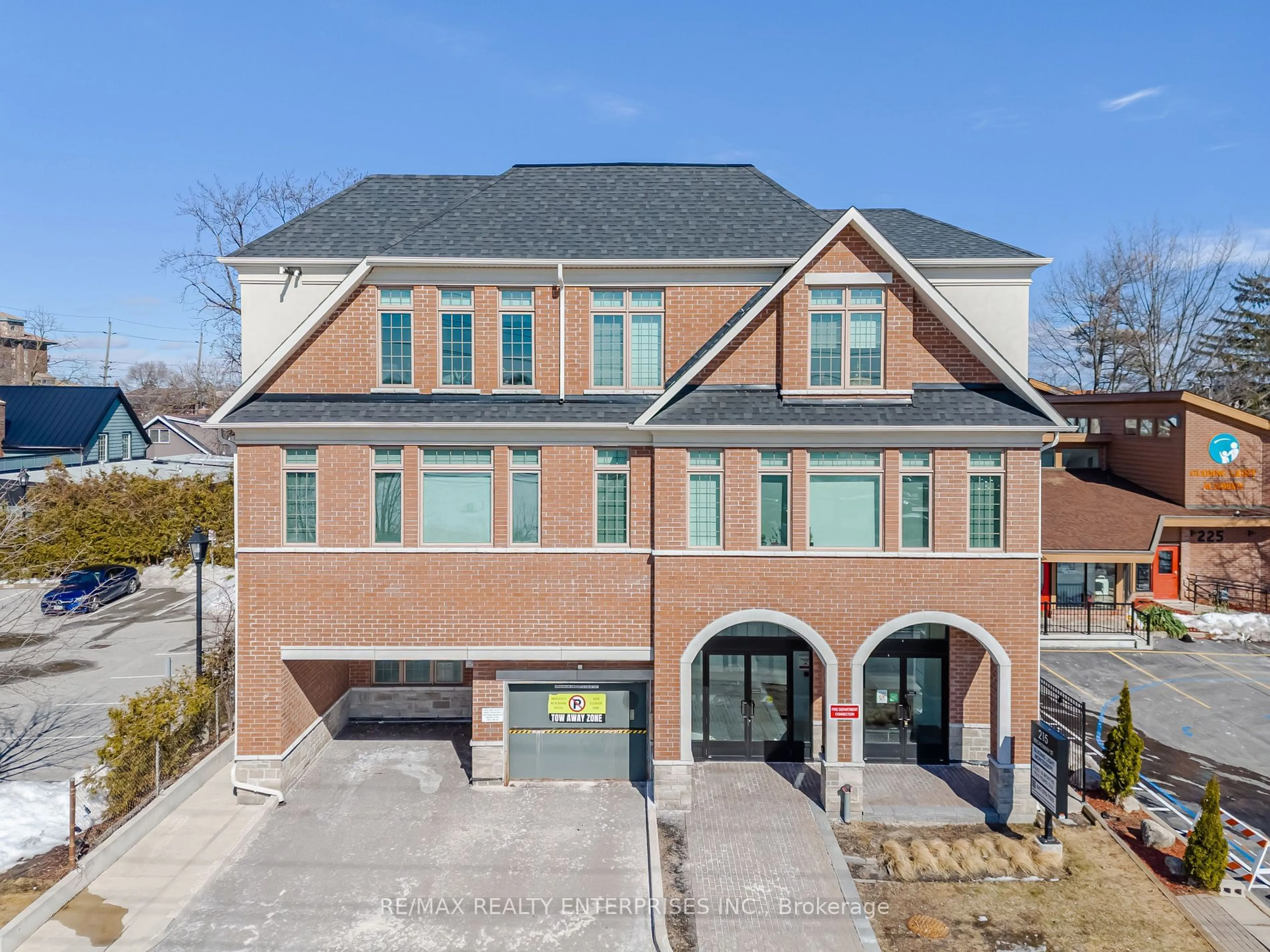 Home with brick exterior material, street for 215 BROADWAY St #307, Mississauga Ontario L5M 1J1