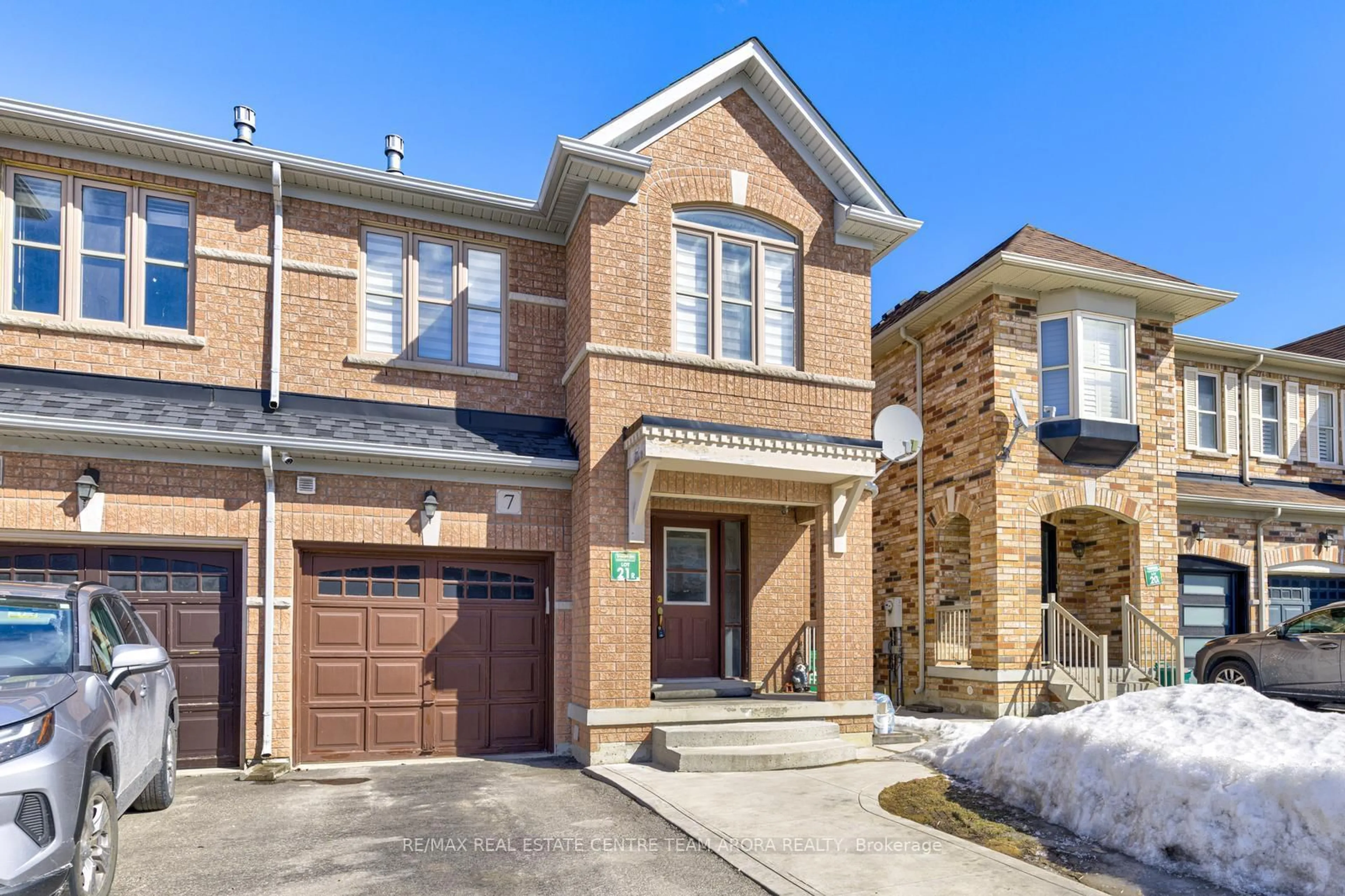 Home with brick exterior material, street for 7 Tustin Rd, Brampton Ontario L6P 3K9