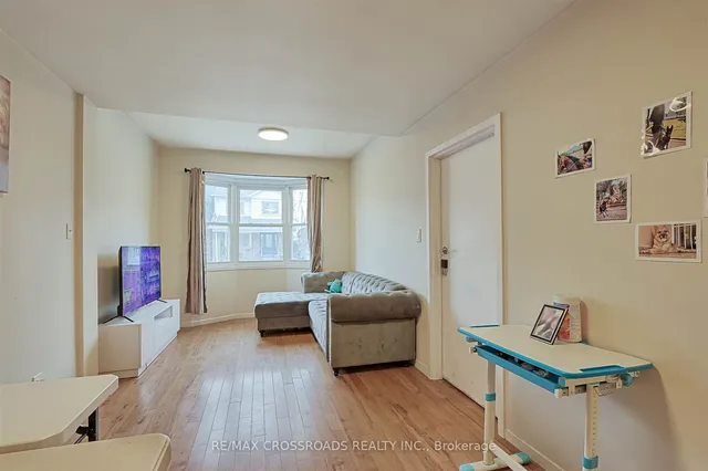Additional property image - 105 Runnymede Rd