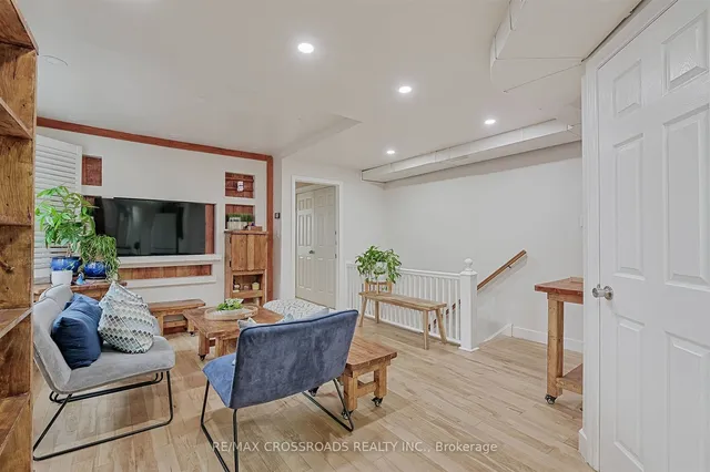 Additional property image - 105 Runnymede Rd