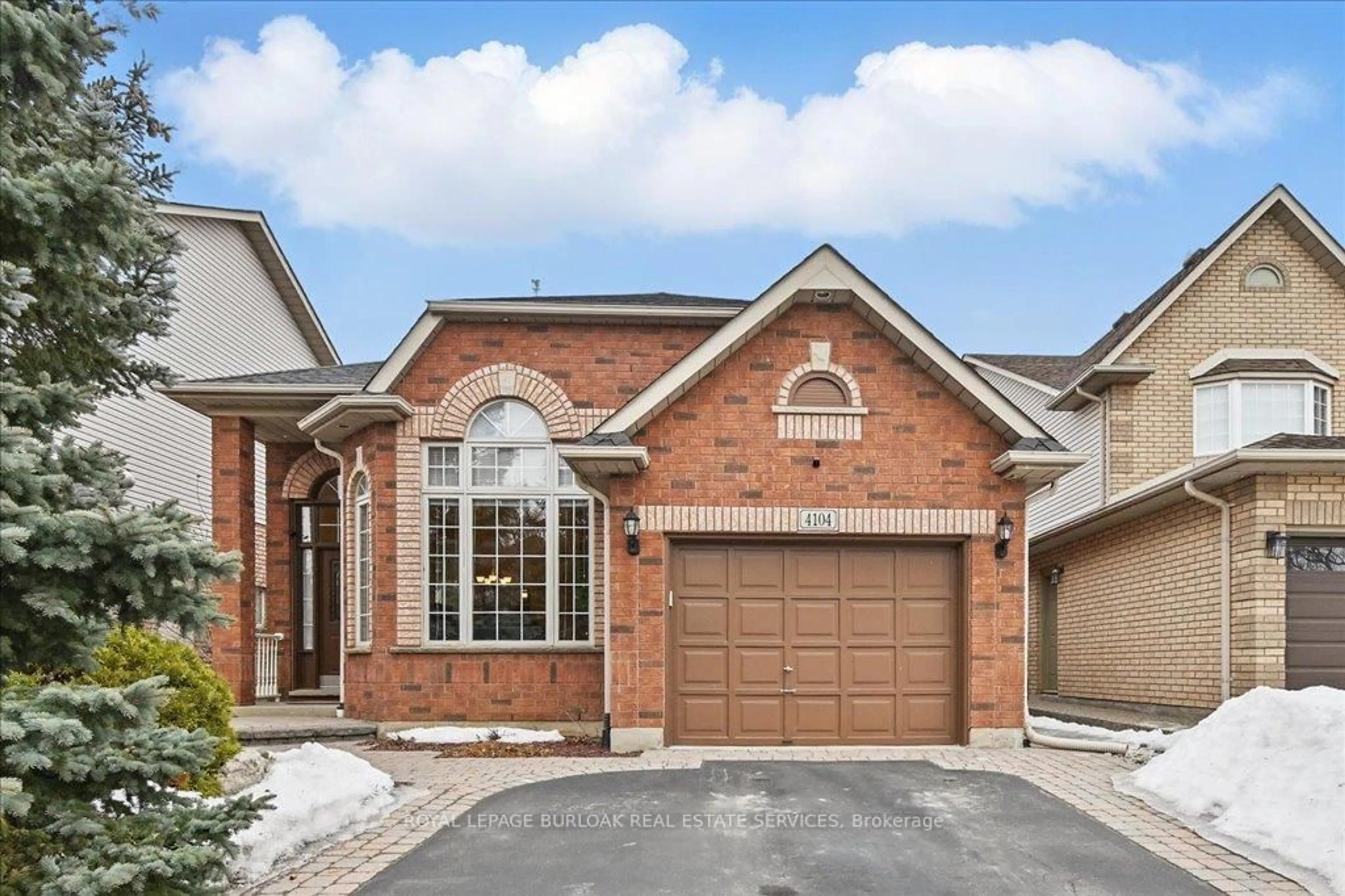 Home with brick exterior material, street for 4104 Bianca Forest Dr, Burlington Ontario L7M 4L2