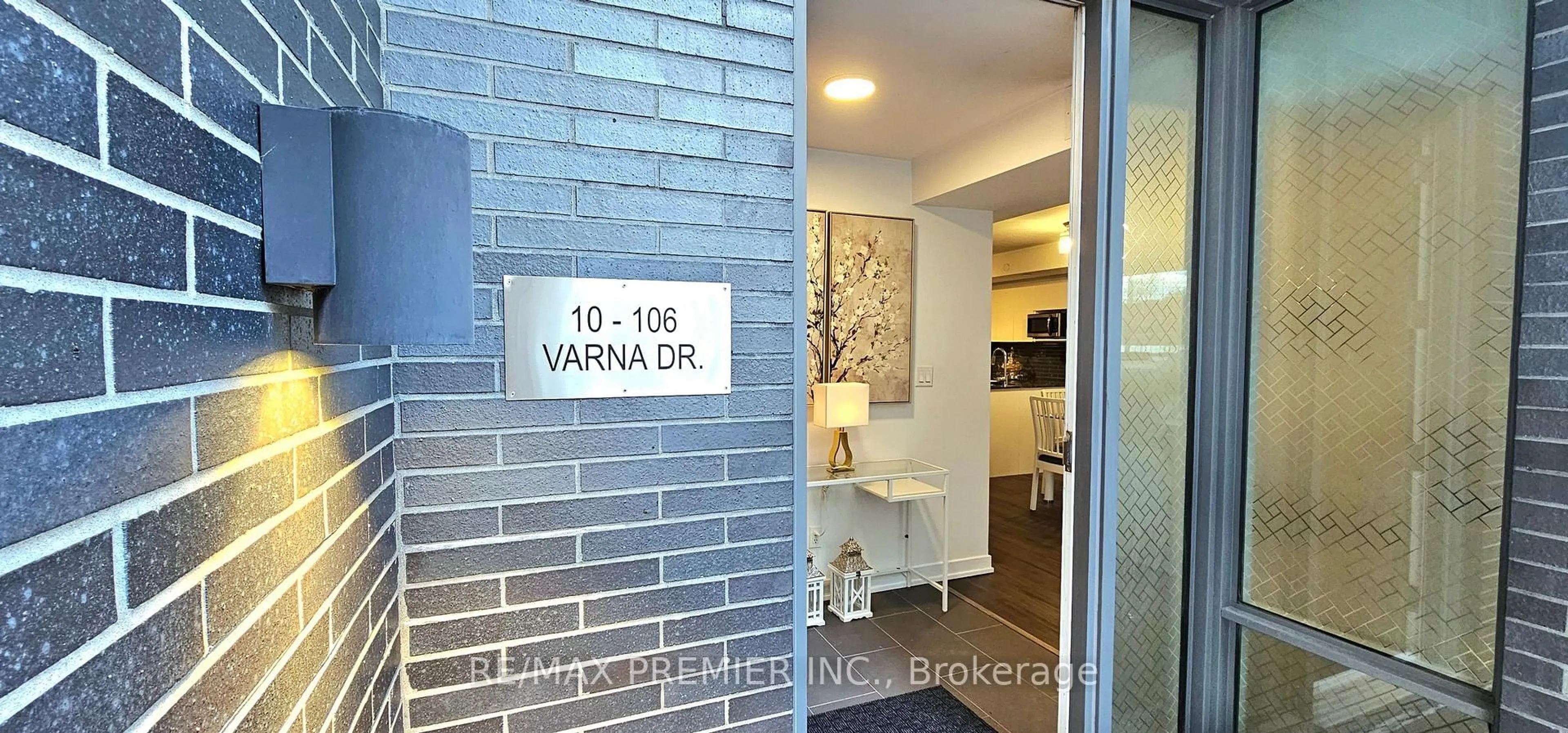 Unknown for 106 Varna Dr #10, Toronto Ontario M6A 0C8