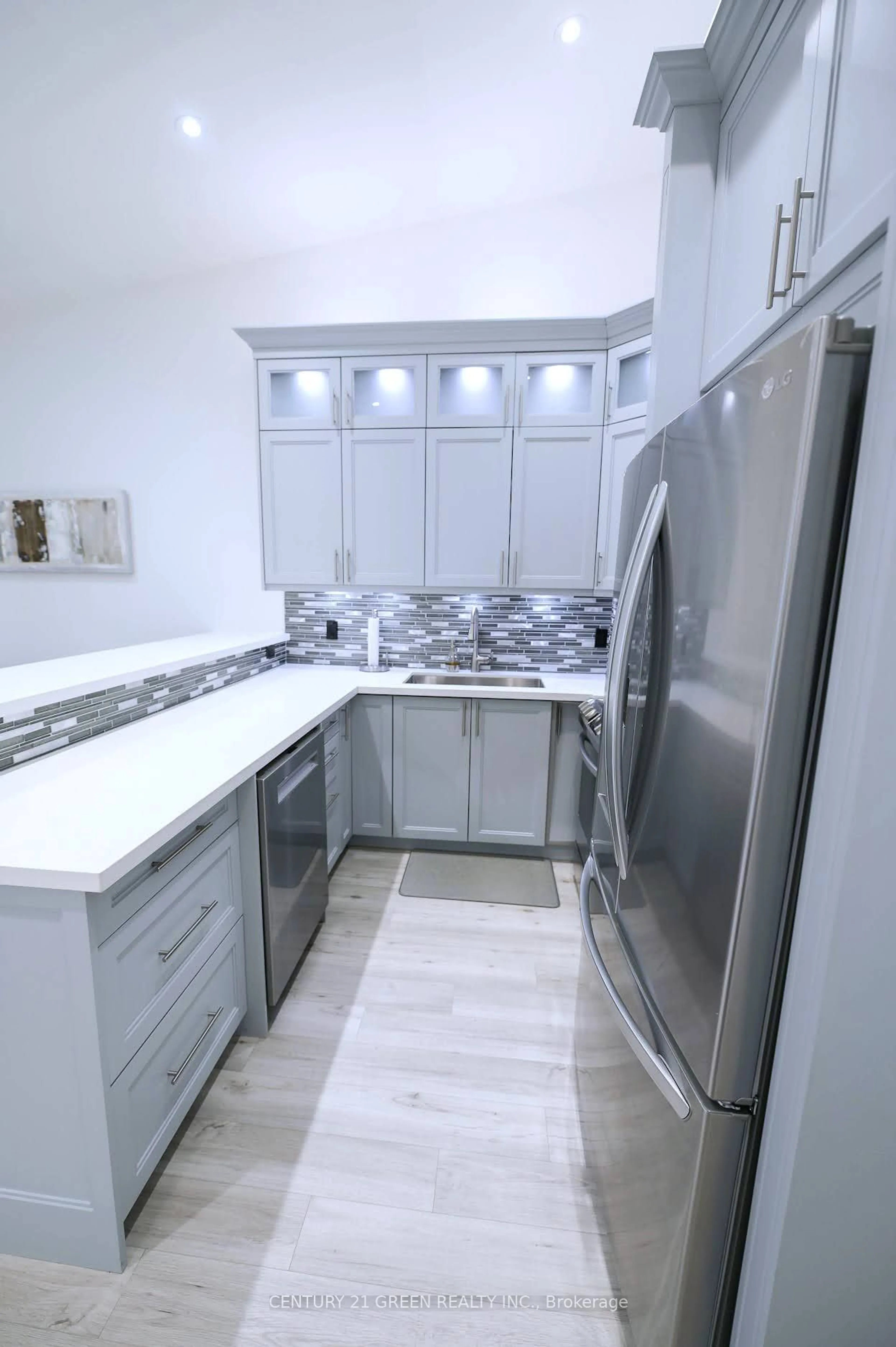 Contemporary kitchen, ceramic/tile floor for 4015 Kilmer Dr #409, Burlington Ontario L7M 4M4