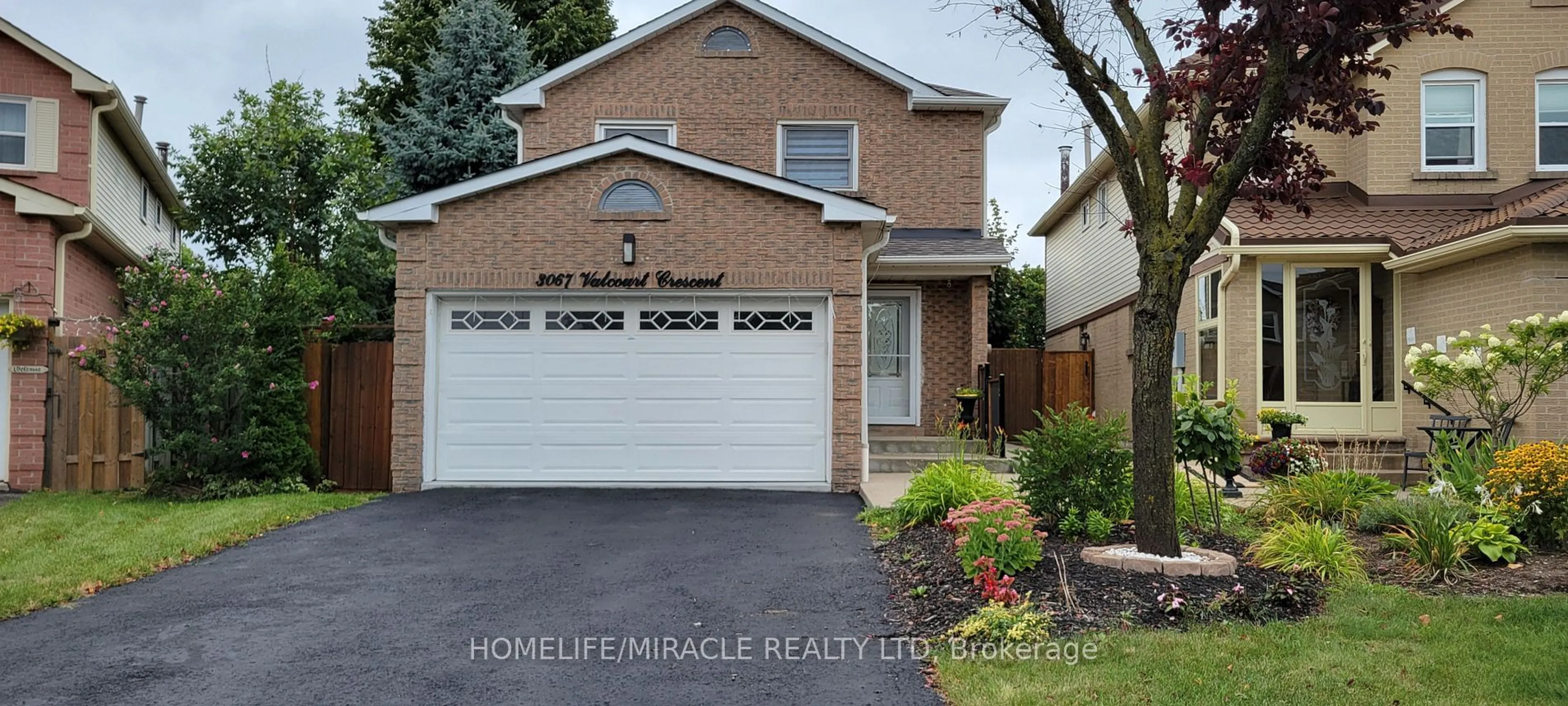 Home with brick exterior material, street for 3067 Valcourt Cres, Mississauga Ontario L5L 5J5