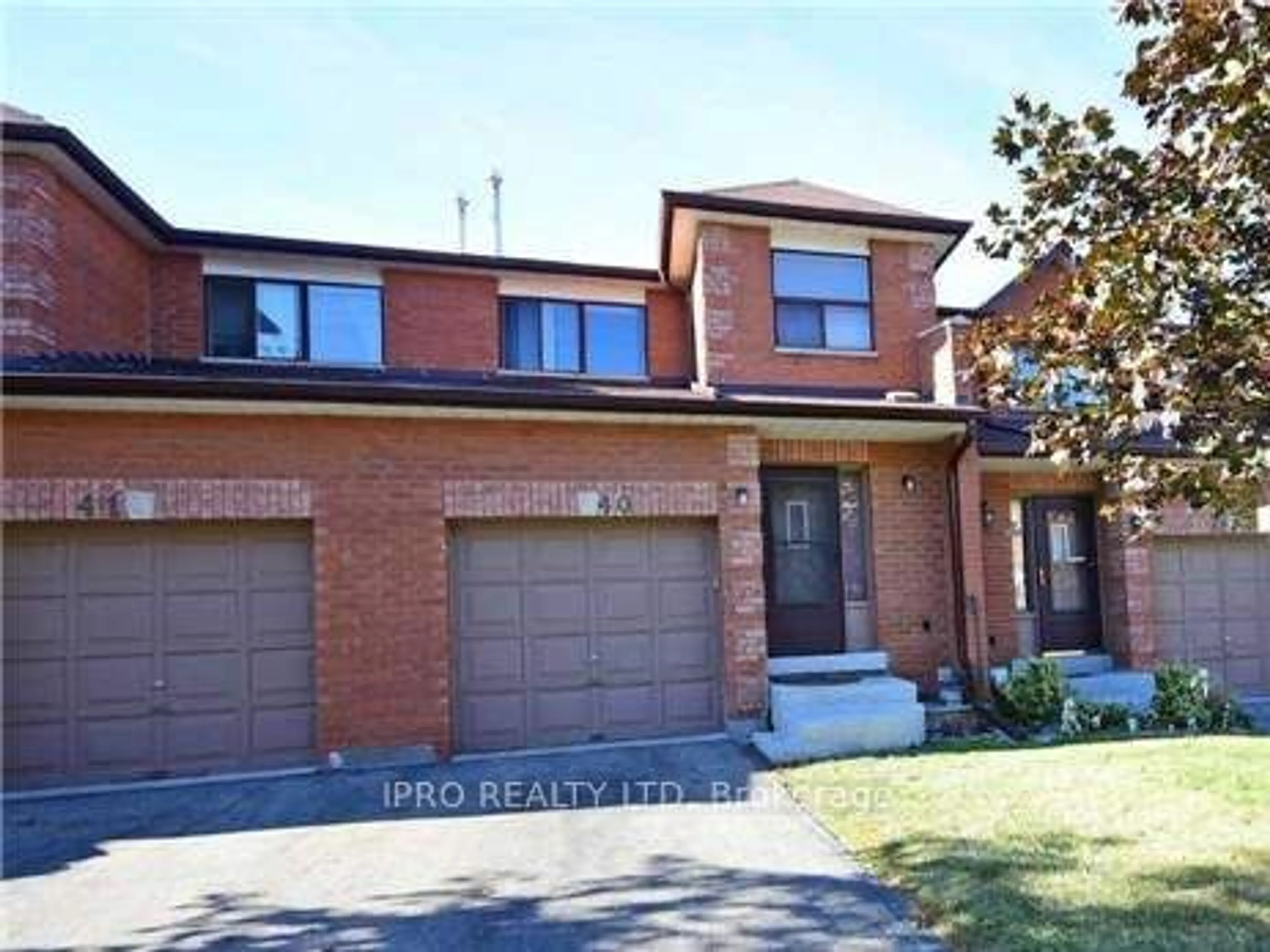 Home with brick exterior material, street for 550 Steddick Crt #40, Mississauga Ontario L5R 3S8