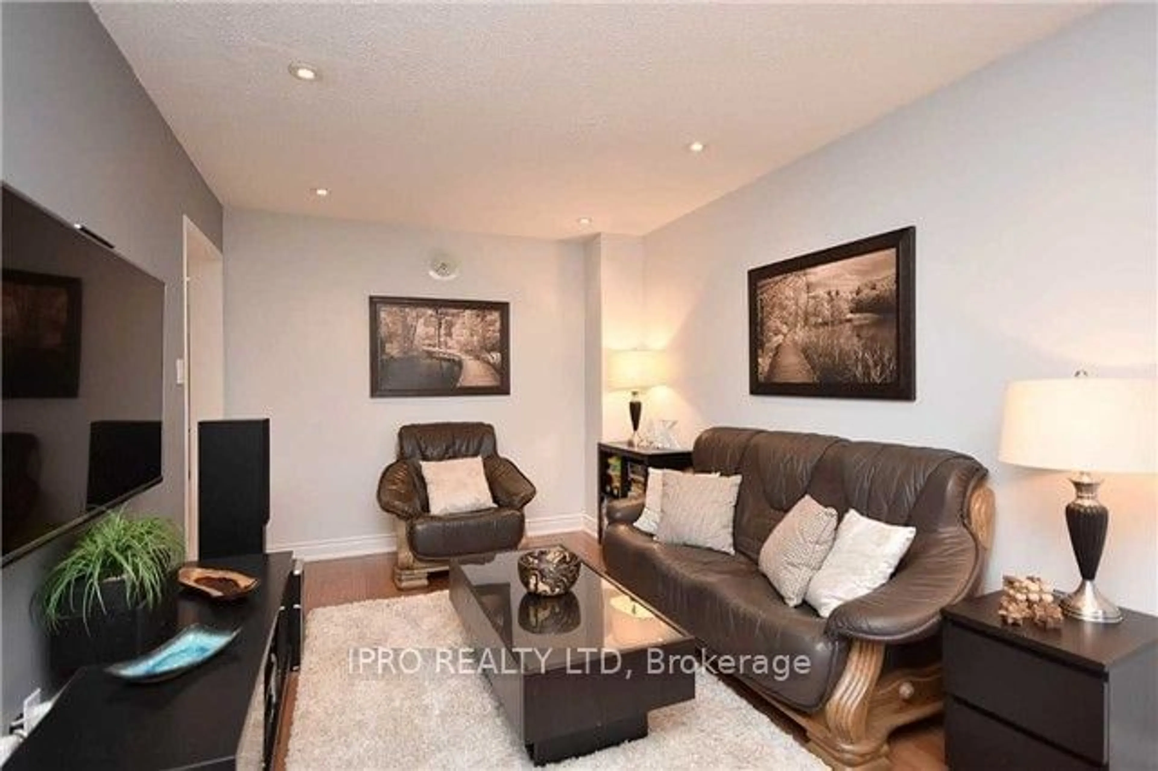 Living room with furniture, unknown for 550 Steddick Crt #40, Mississauga Ontario L5R 3S8