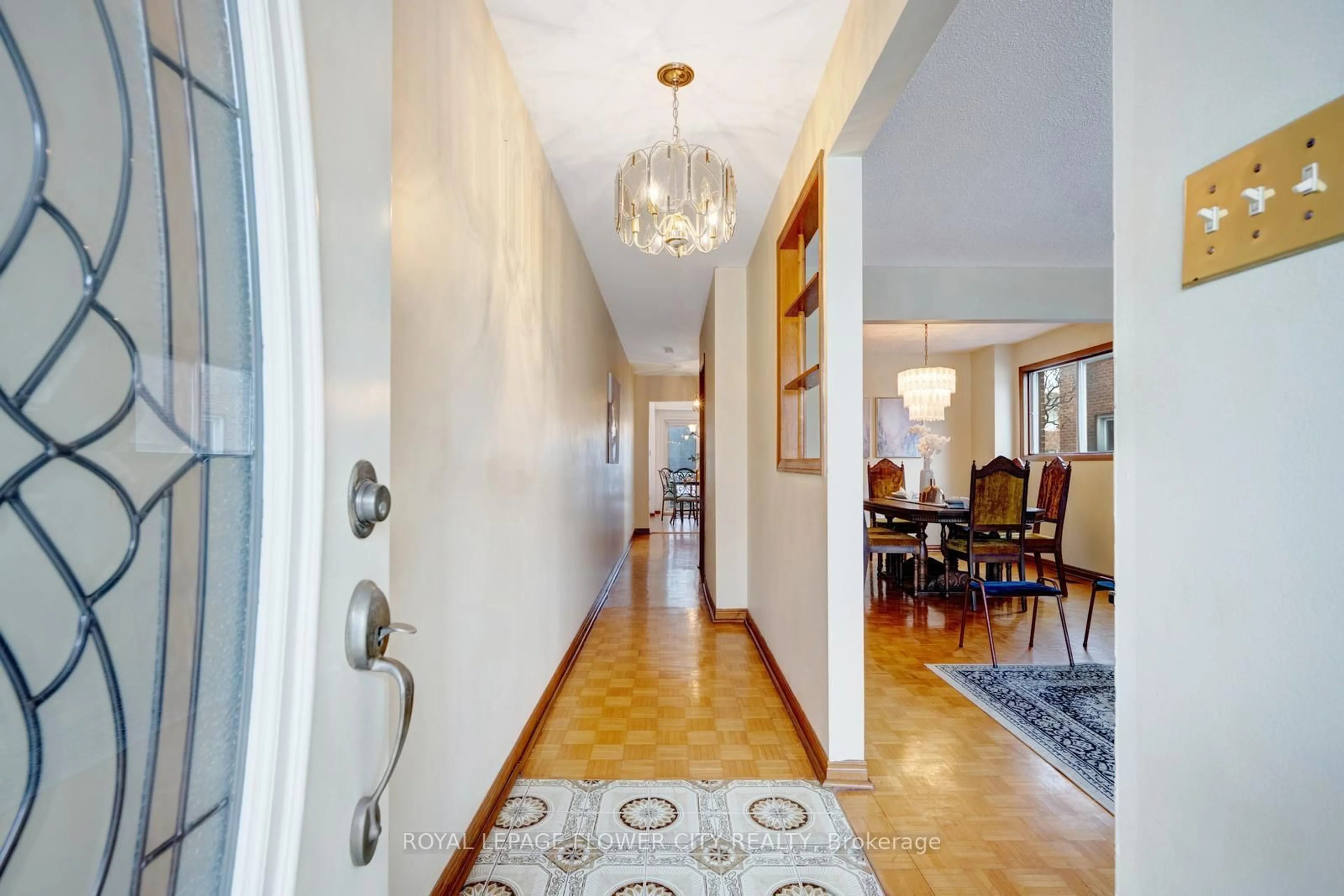 Indoor foyer for 154 Sheldon Ave #A, Toronto Ontario M8W 4L6