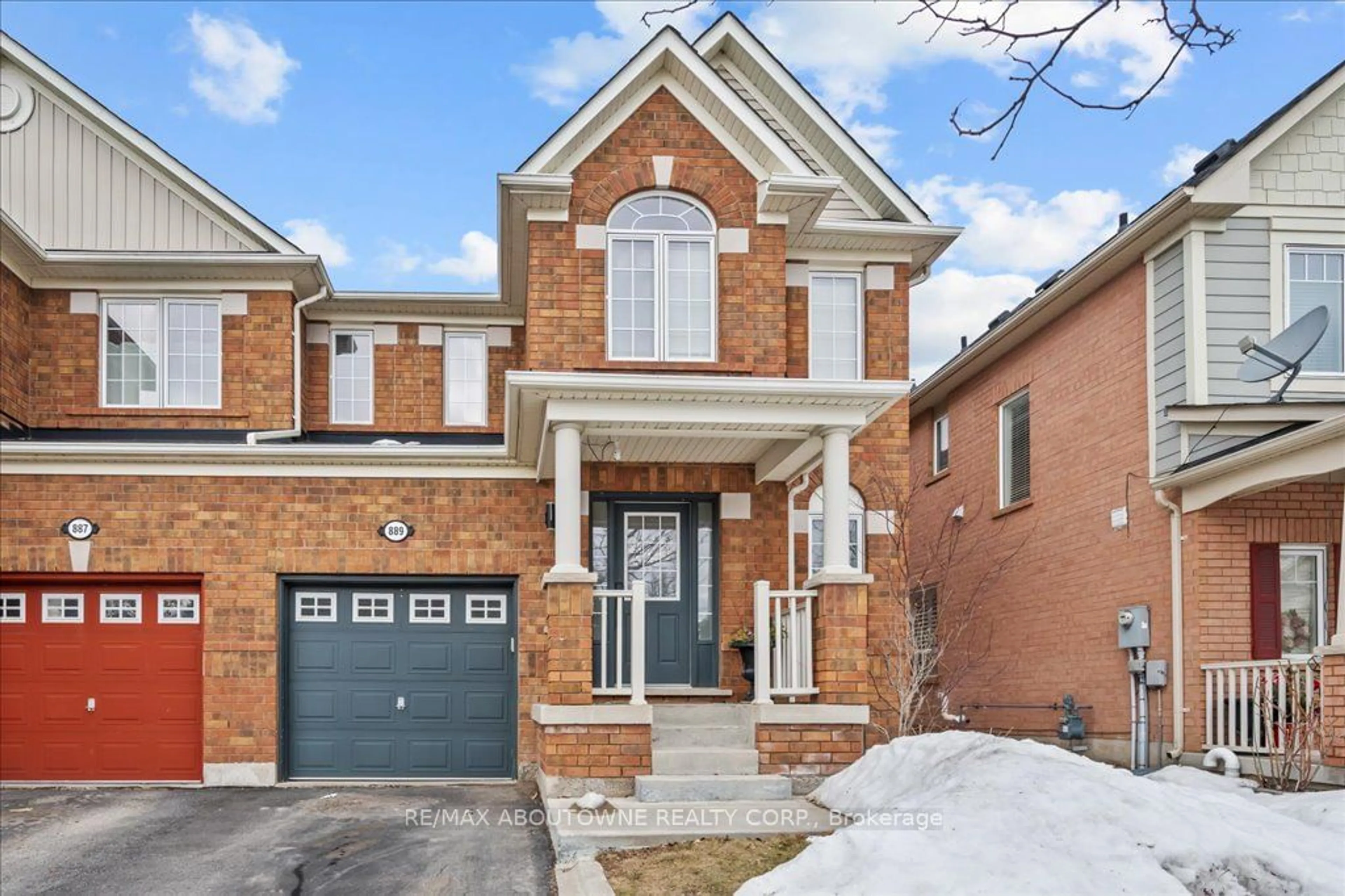 Home with brick exterior material, street for 889 Zelinsky Cres, Milton Ontario L9T 0L5