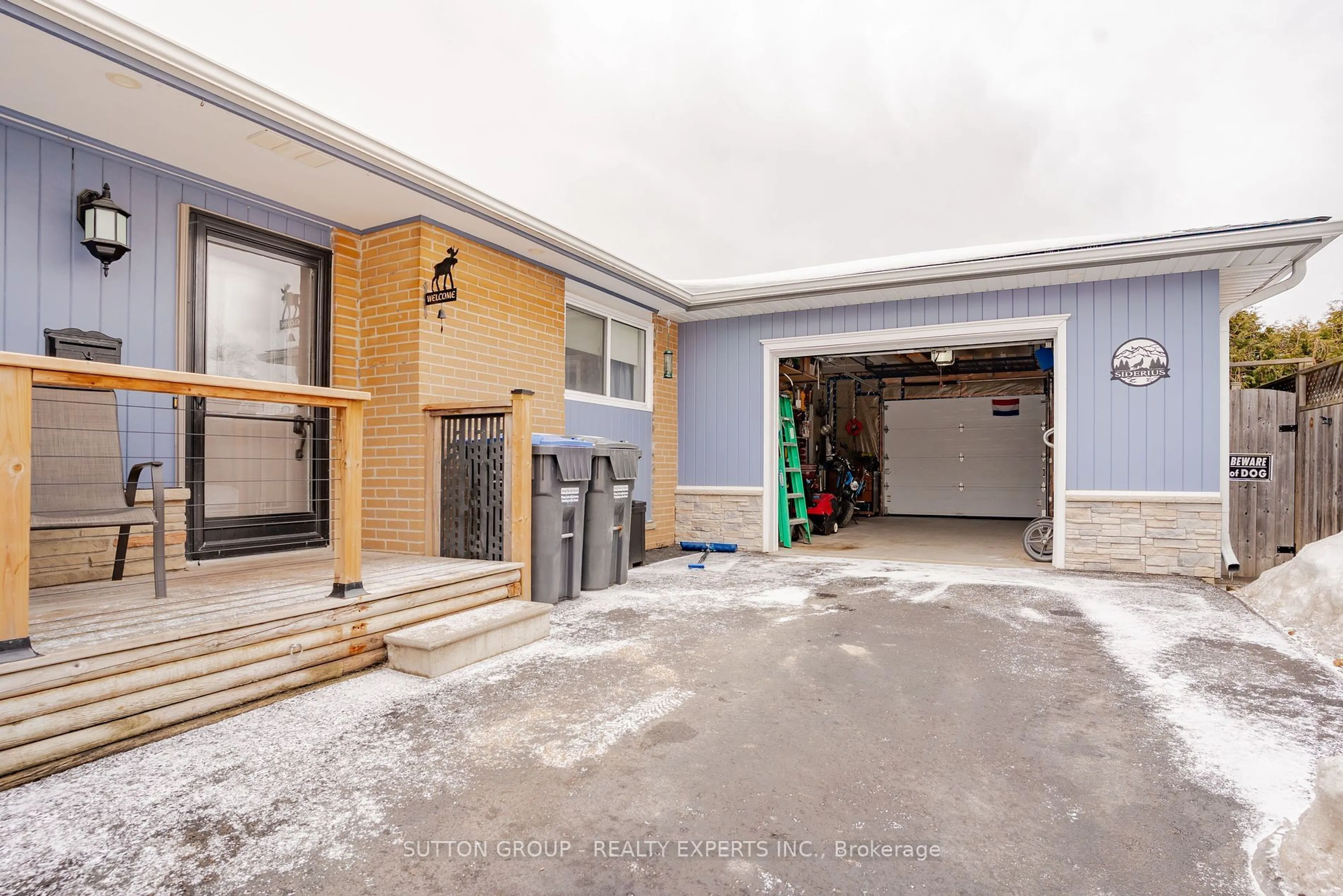 Indoor garage for 202 ARCHDEKIN Dr, Brampton Ontario L6V 1Z1