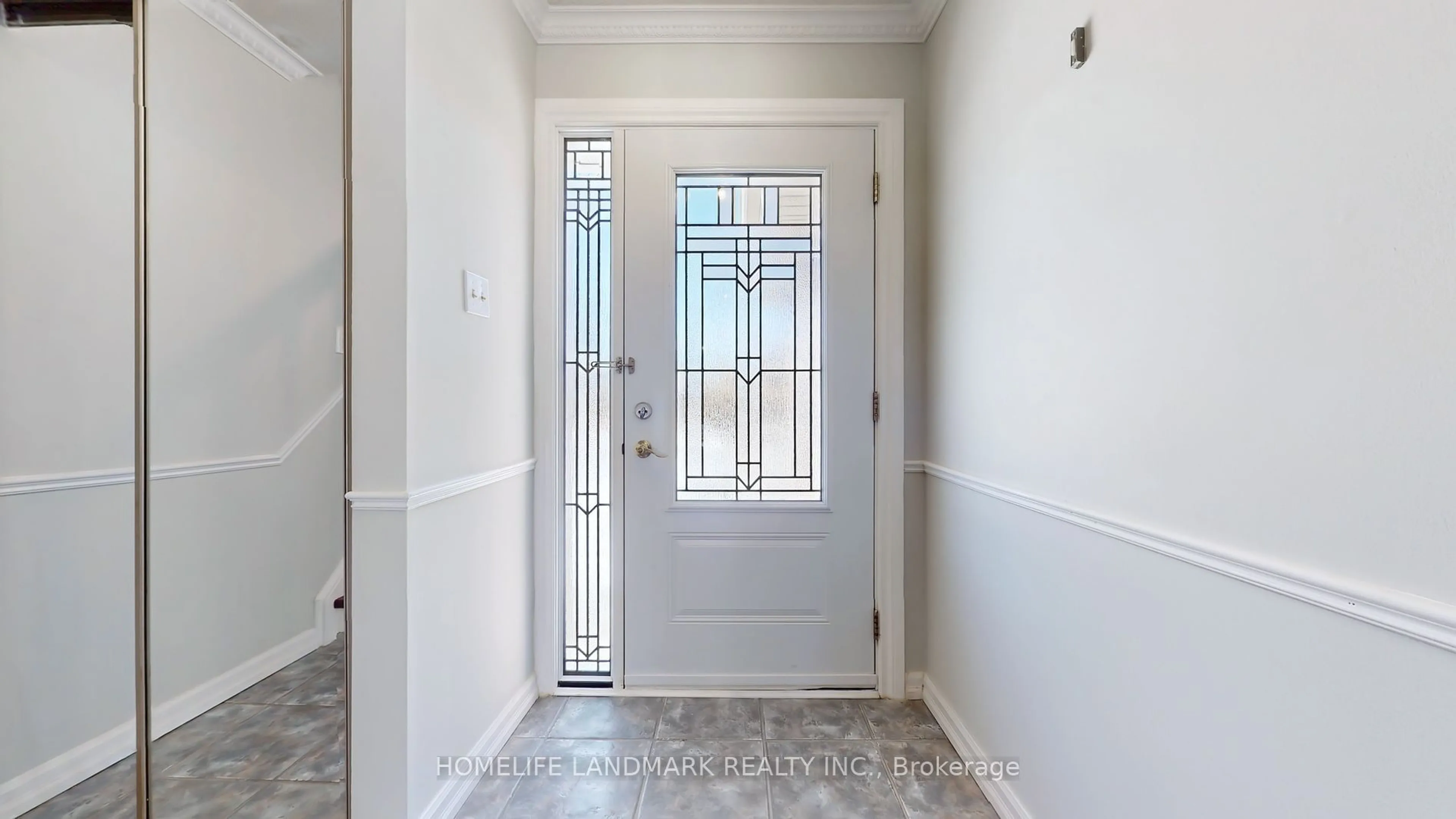 Indoor entryway for 3092 Plum Tree Cres, Mississauga Ontario L5N 4W9