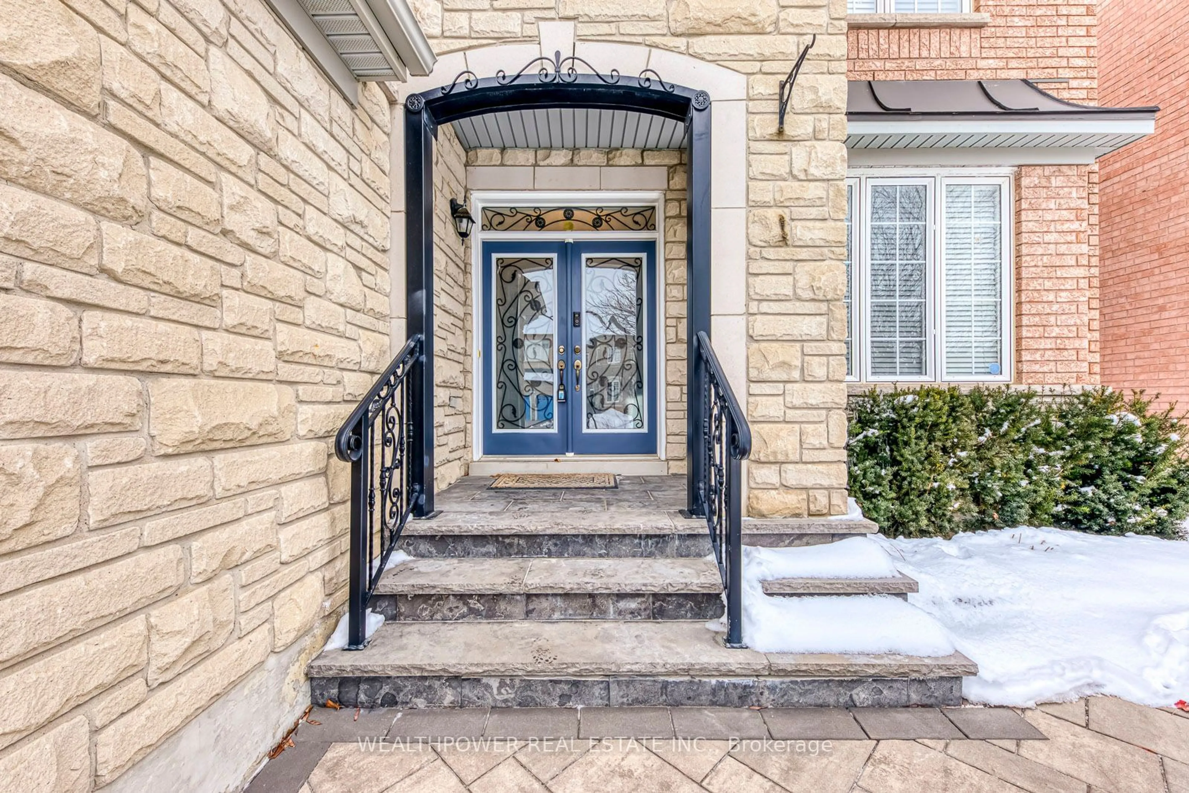 Indoor entryway for 3277 Topeka Dr, Mississauga Ontario L5M 7V1