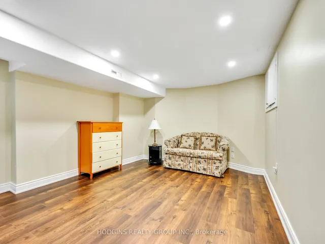 Additional property image - 1550 Hollywell Ave