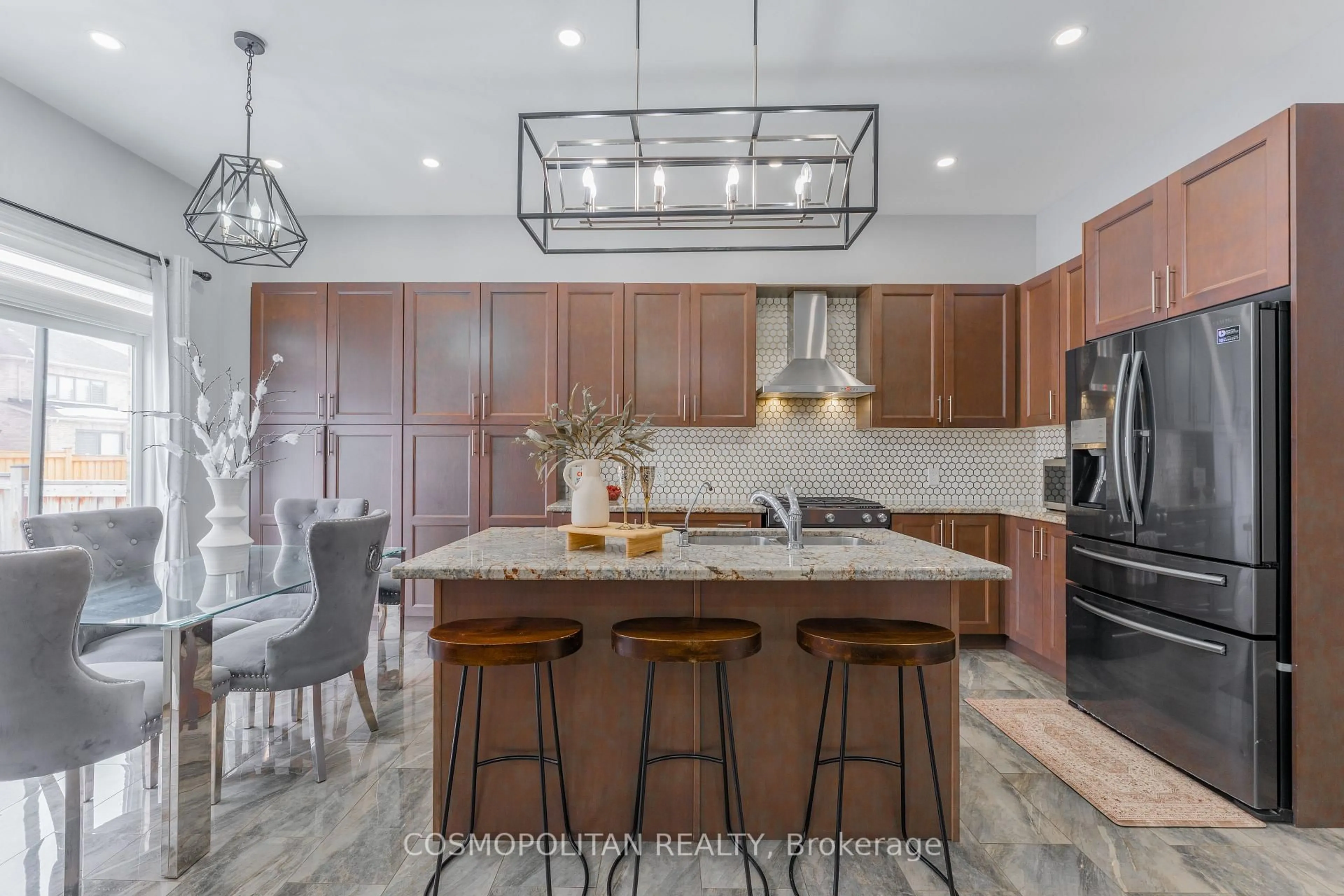 Open concept kitchen, unknown for 18 Ash Hill Ave, Caledon Ontario L7C 4E8