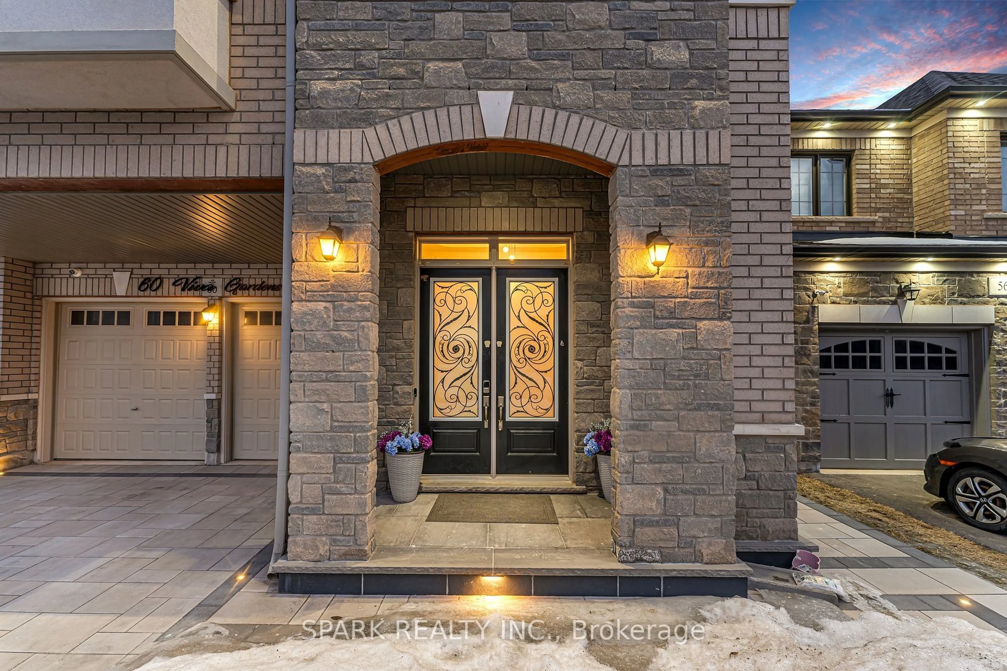 Indoor entryway for 60 Viva Gdns, Oakville Ontario L6H 0Z1