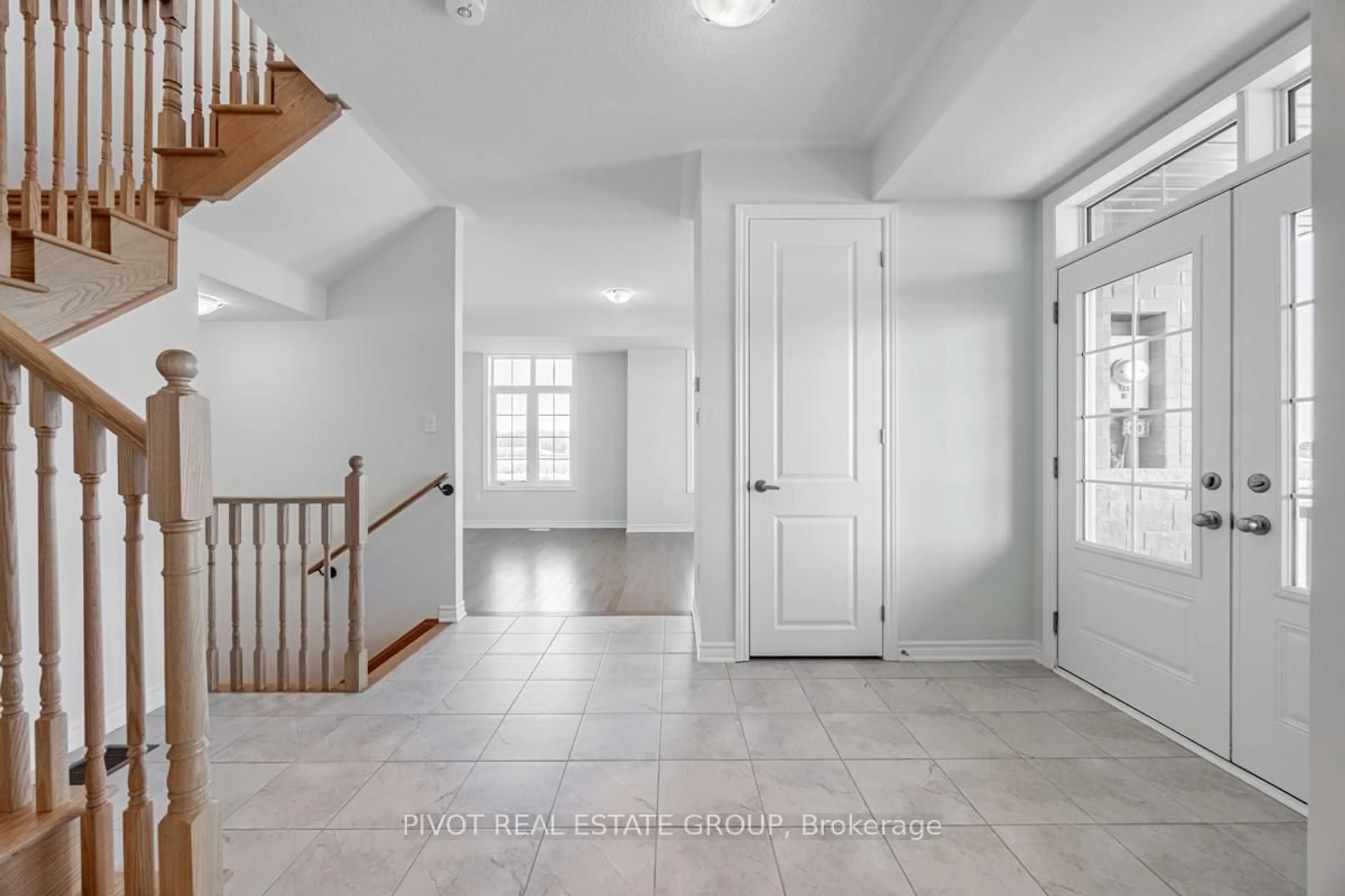 Indoor entryway for 12168 McLaughlin Rd, Caledon Ontario L7C 4K5