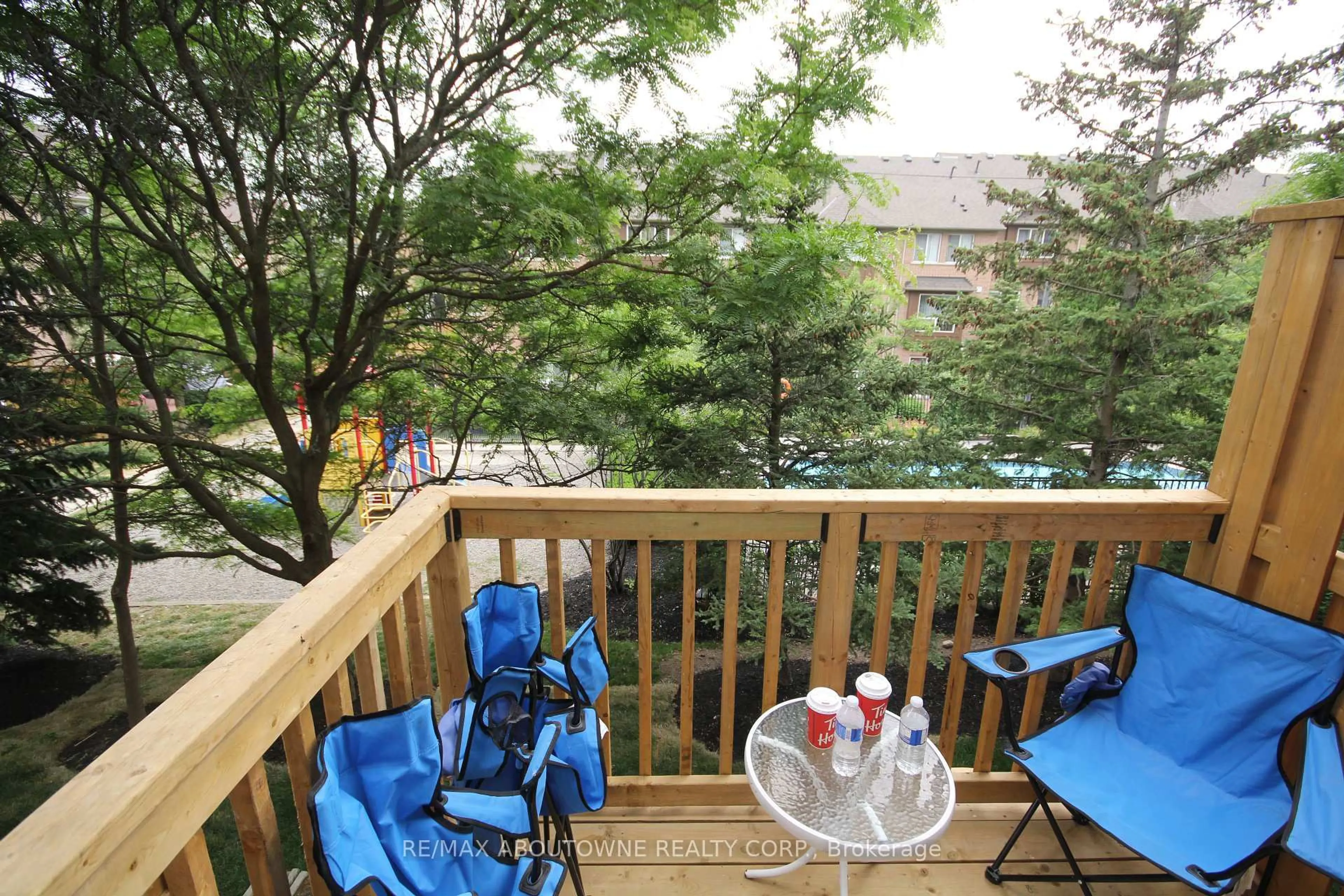 Patio, water/lake/river/ocean view for 50 strathaven Dr #9, Mississauga Ontario L5R 4E7