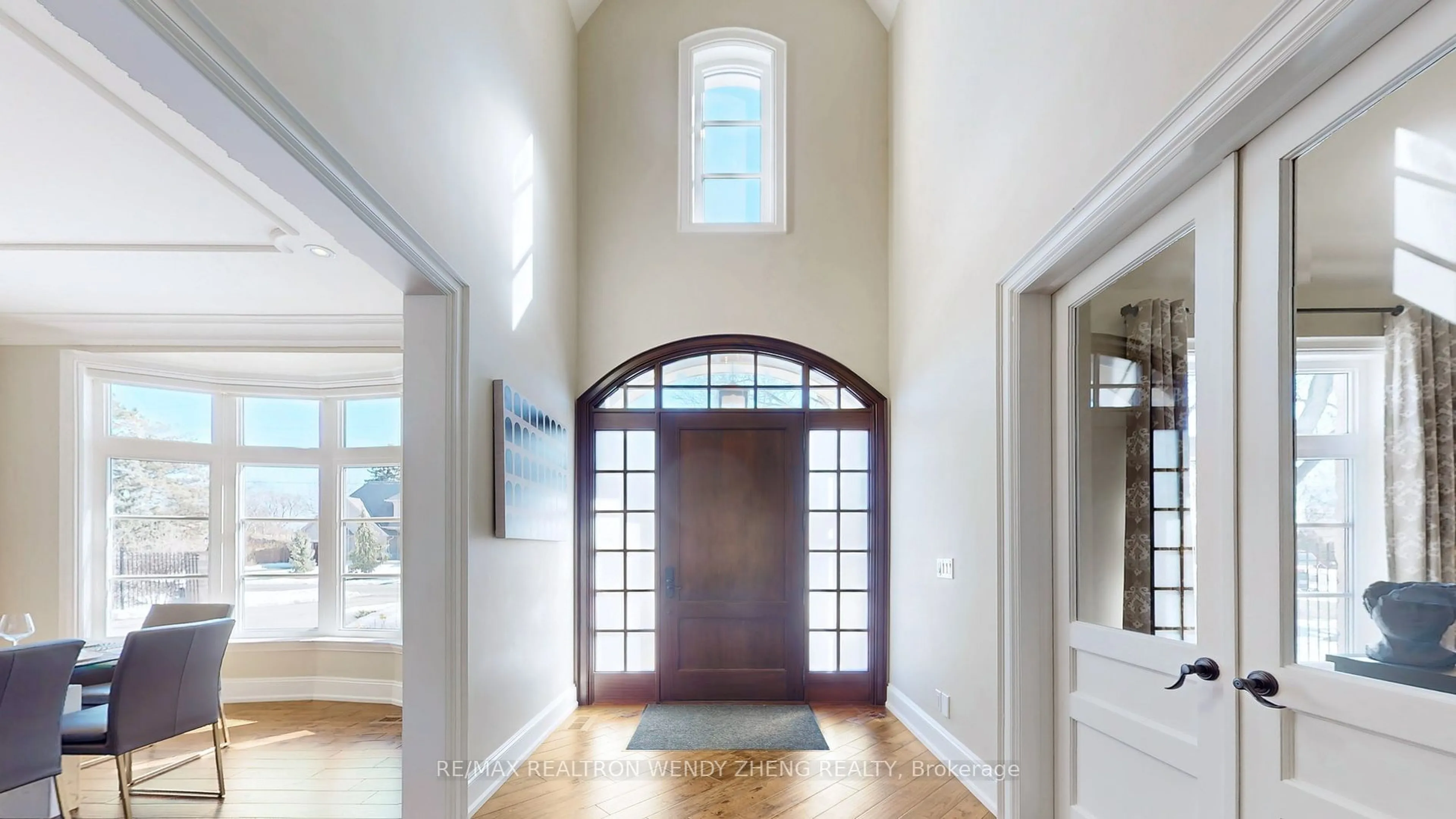 Indoor entryway for 1349 SECORD Ave, Oakville Ontario L6L 2K9