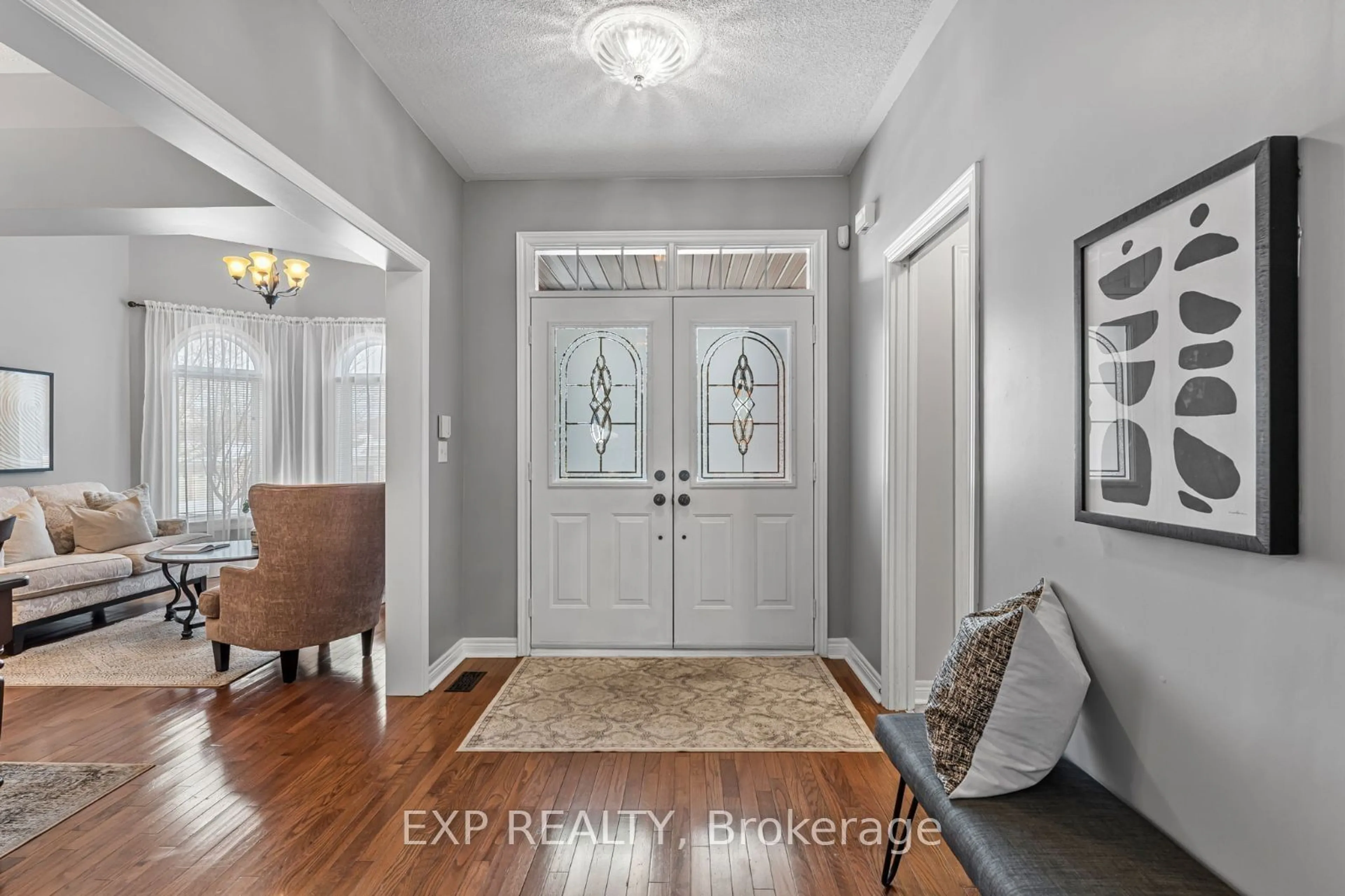 Indoor entryway for 14 Callaghan Cres, Halton Hills Ontario L7G 6A5