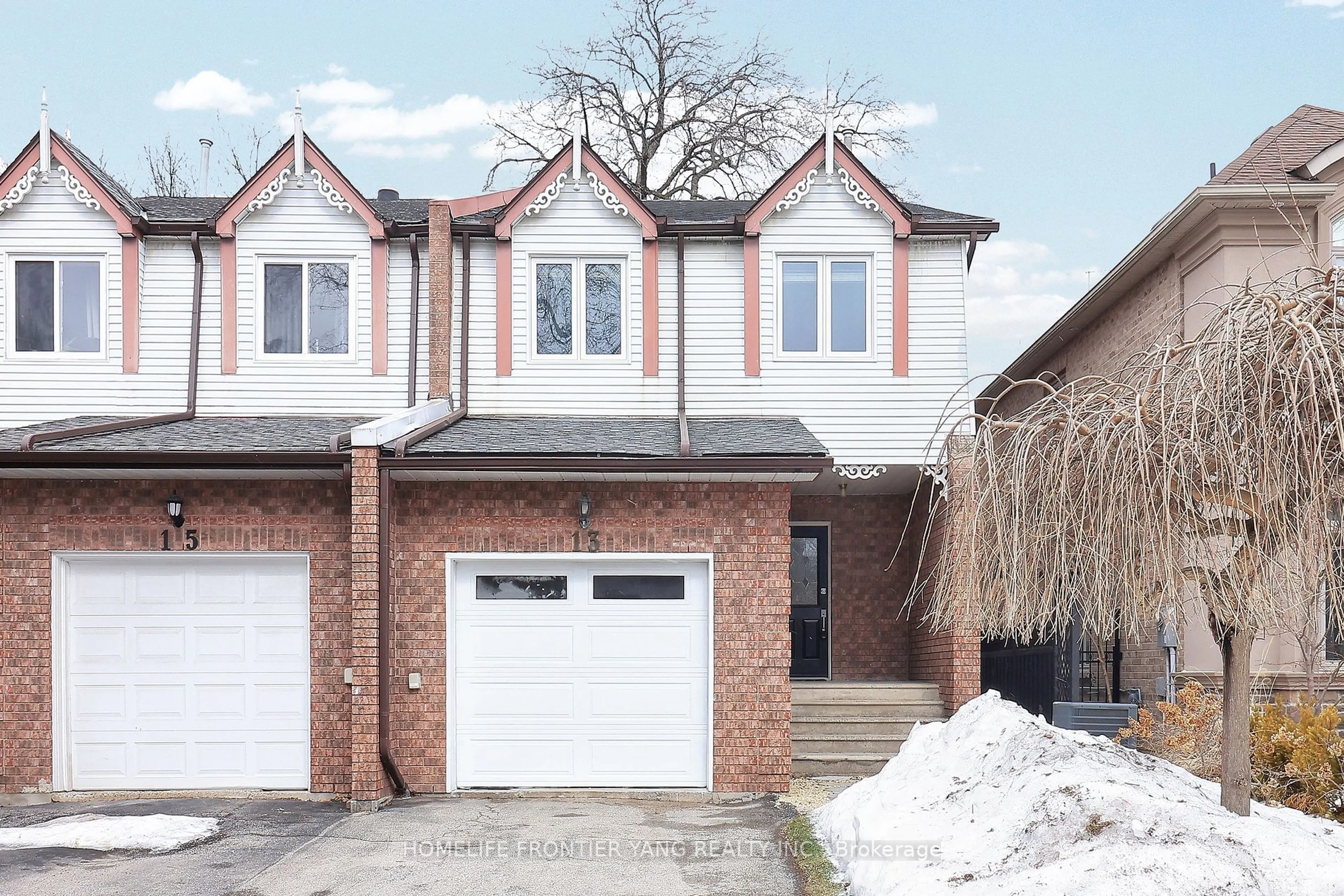 Home with brick exterior material, street for 13 Mohawk Ave, Mississauga Ontario L5G 3R5