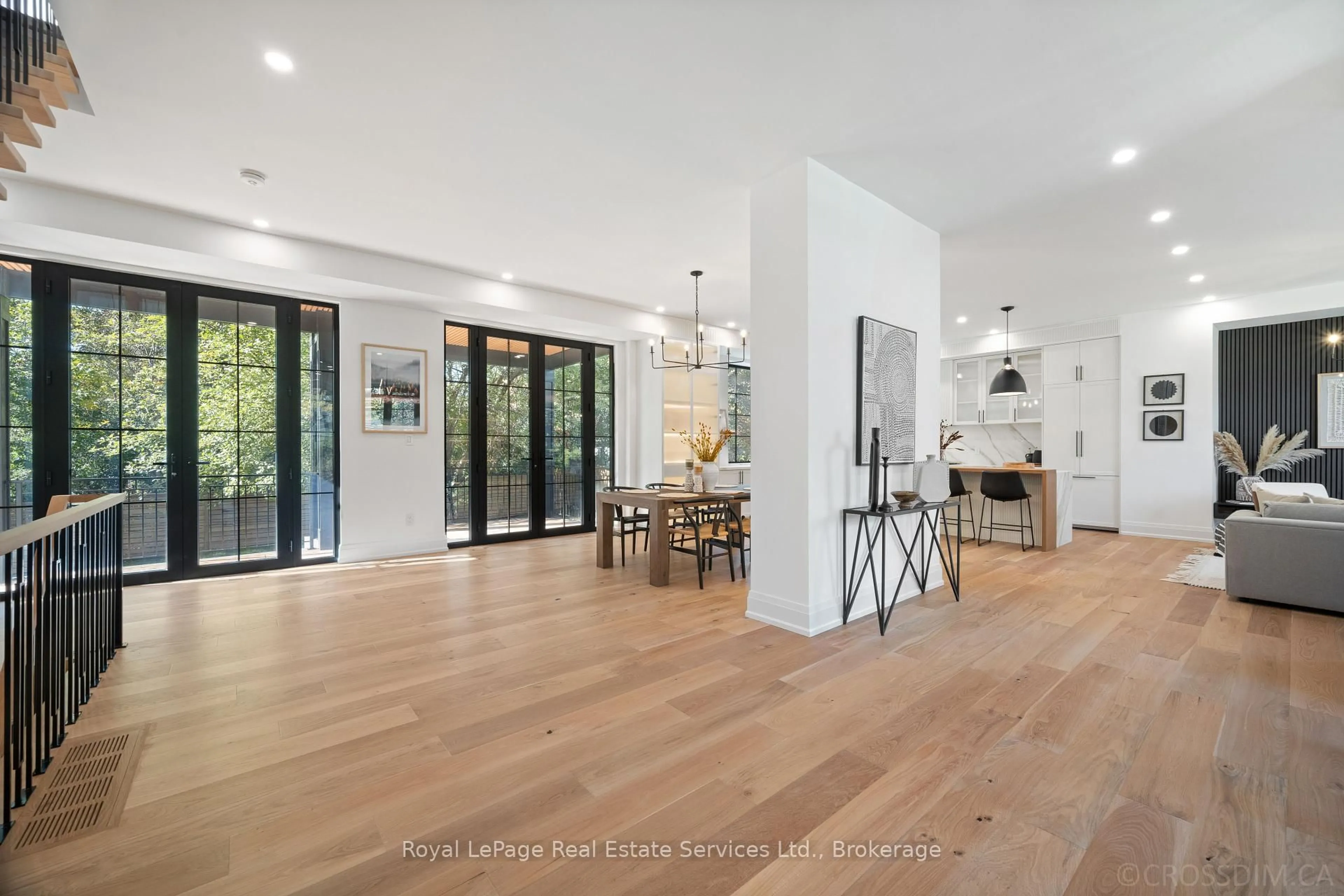 Indoor entryway for 480 Scarsdale Cres, Oakville Ontario L6L 3W7