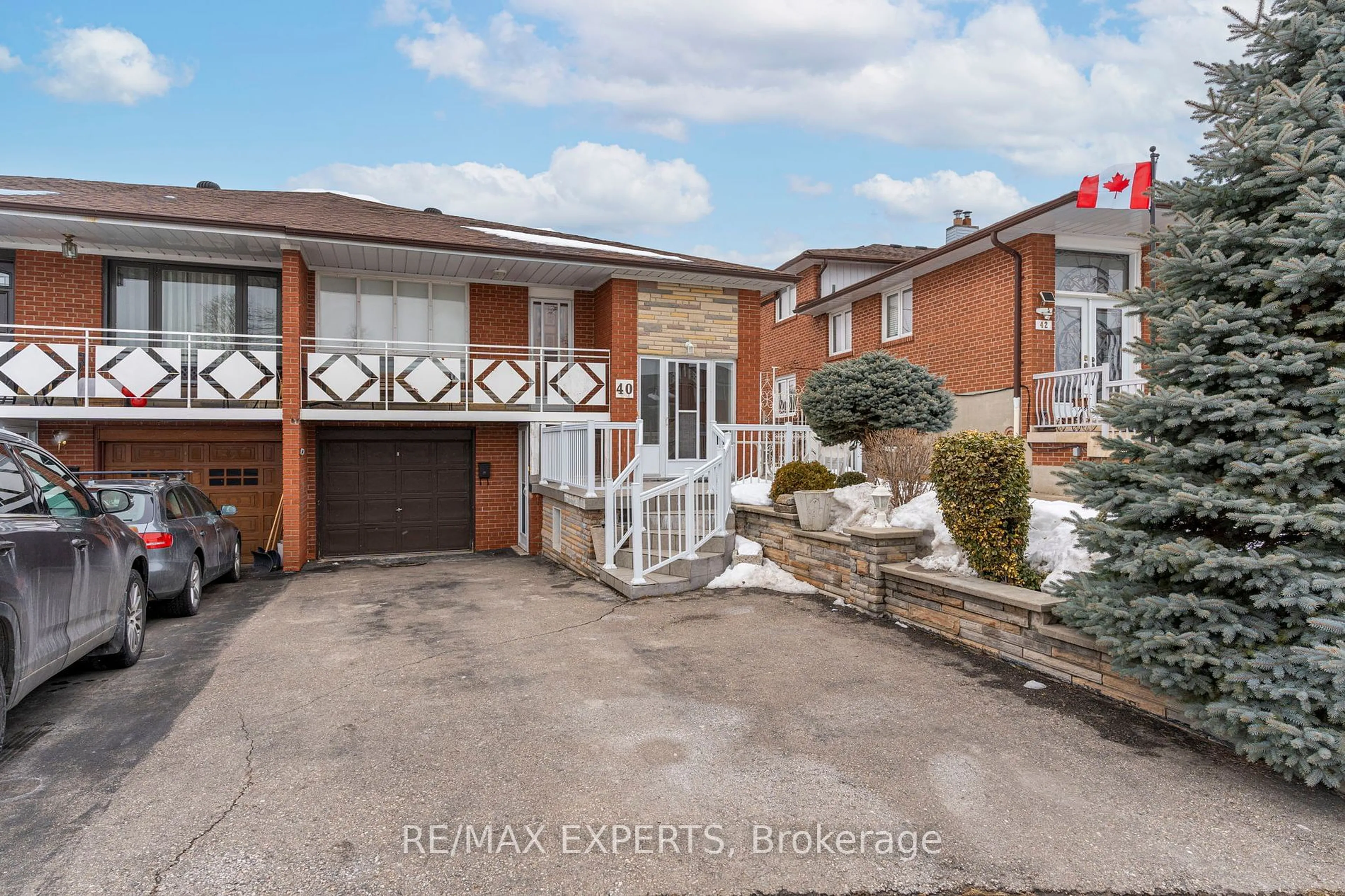 A pic from outside/outdoor area/front of a property/back of a property/a pic from drone, street for 40 Benrubin Dr, Toronto Ontario M9L 2H4