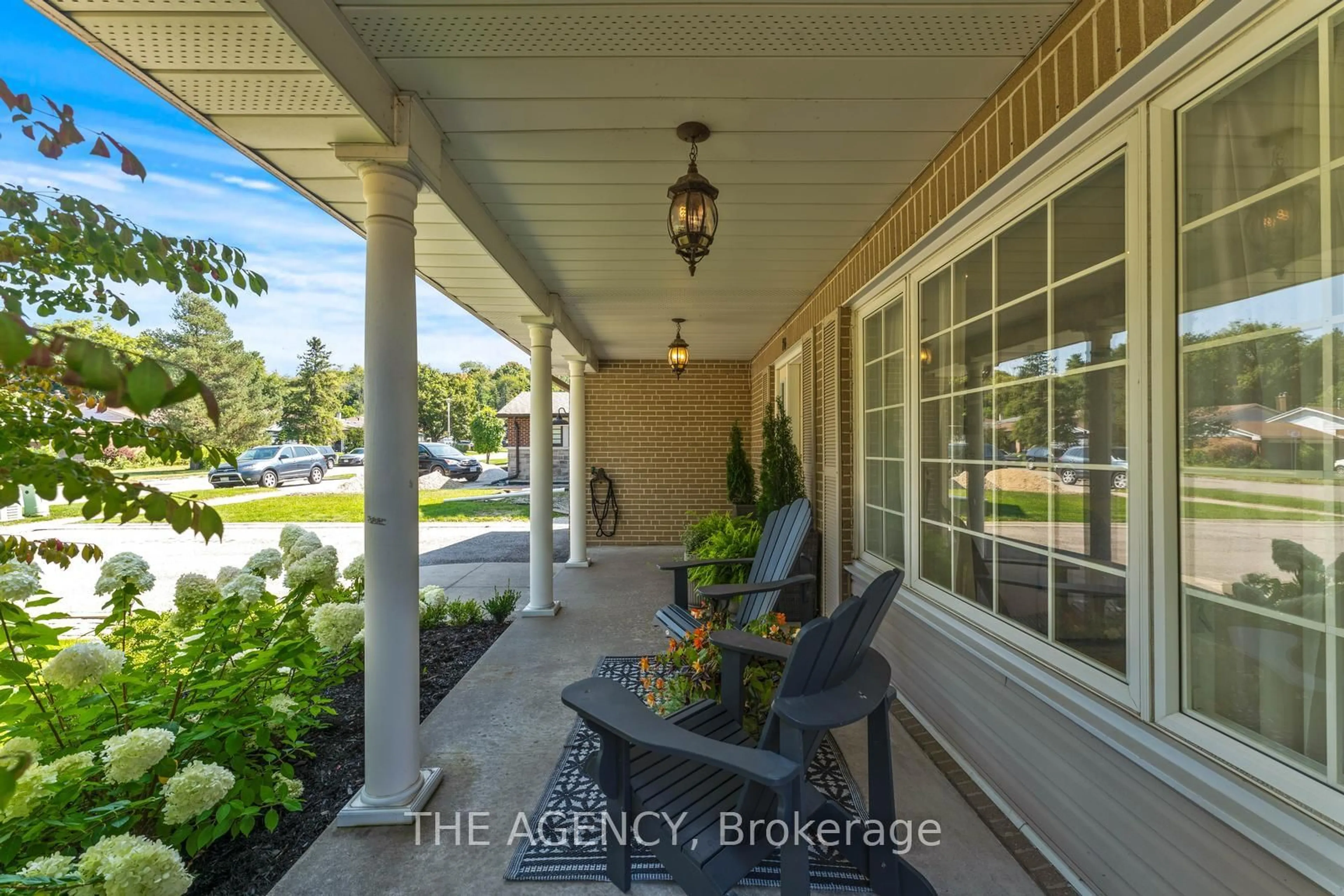 Indoor entryway for 76 Connaught Cres, Caledon Ontario L7E 2S1