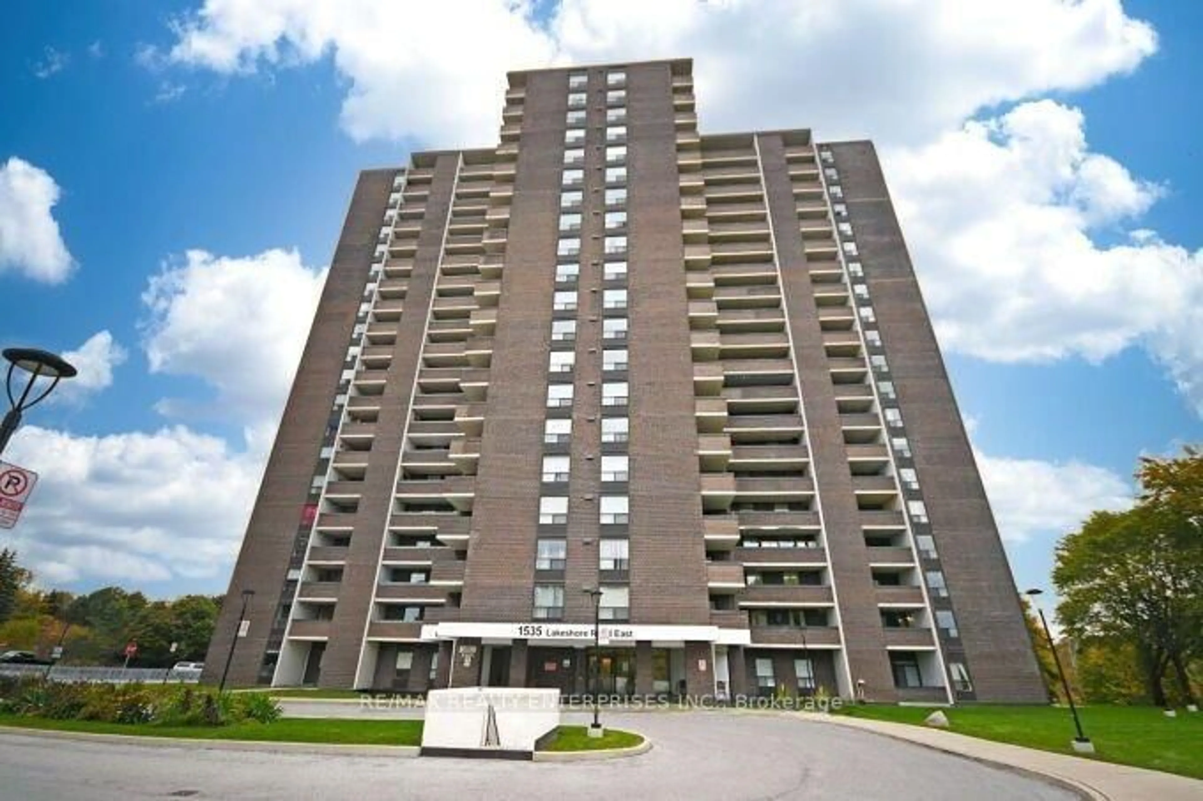 Unknown for 1535 Lakeshore Rd #404, Mississauga Ontario L5E 3E2