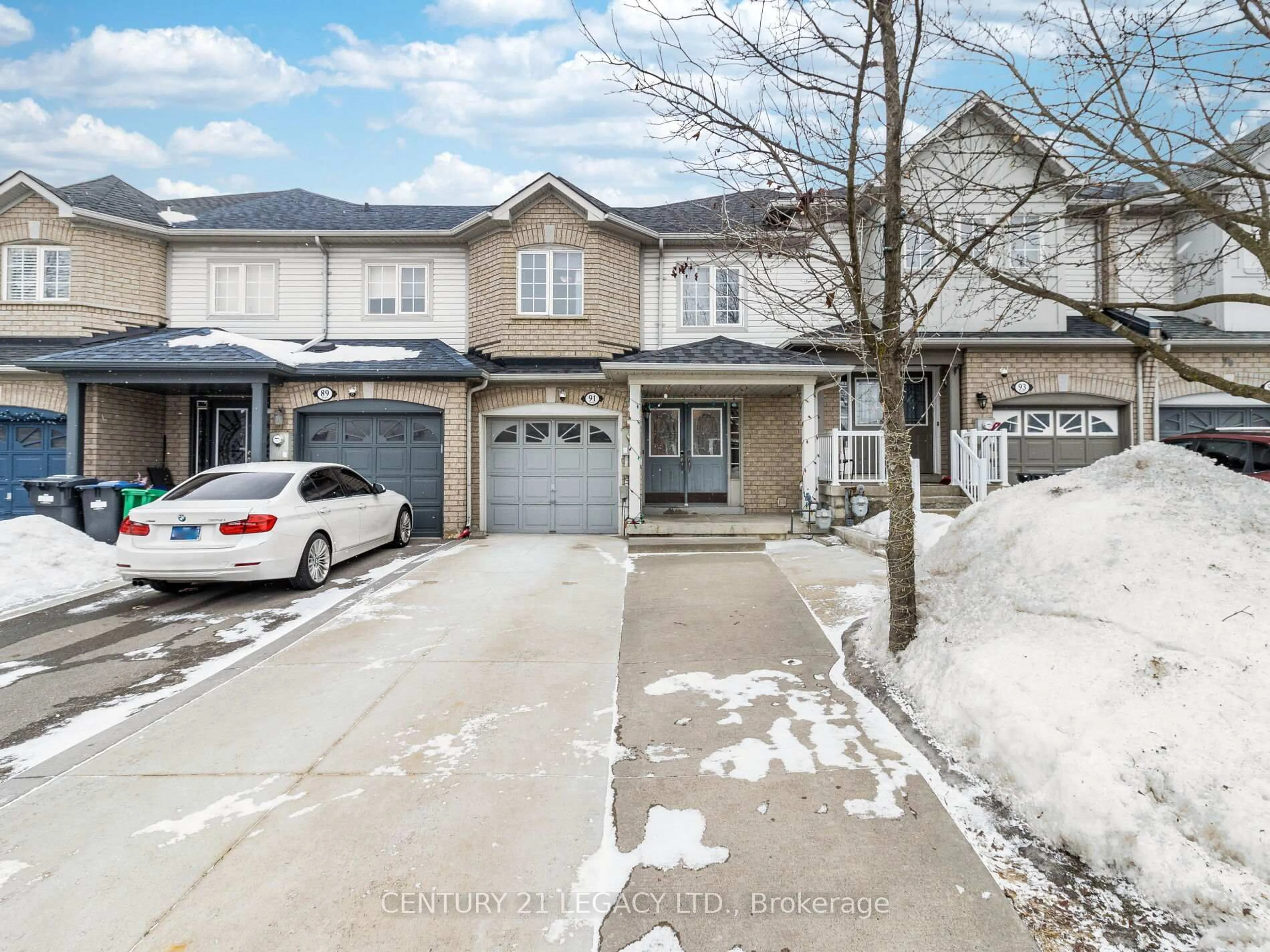 A pic from outside/outdoor area/front of a property/back of a property/a pic from drone, street for 91 Checkerberry Cres, Brampton Ontario L6R 2S8