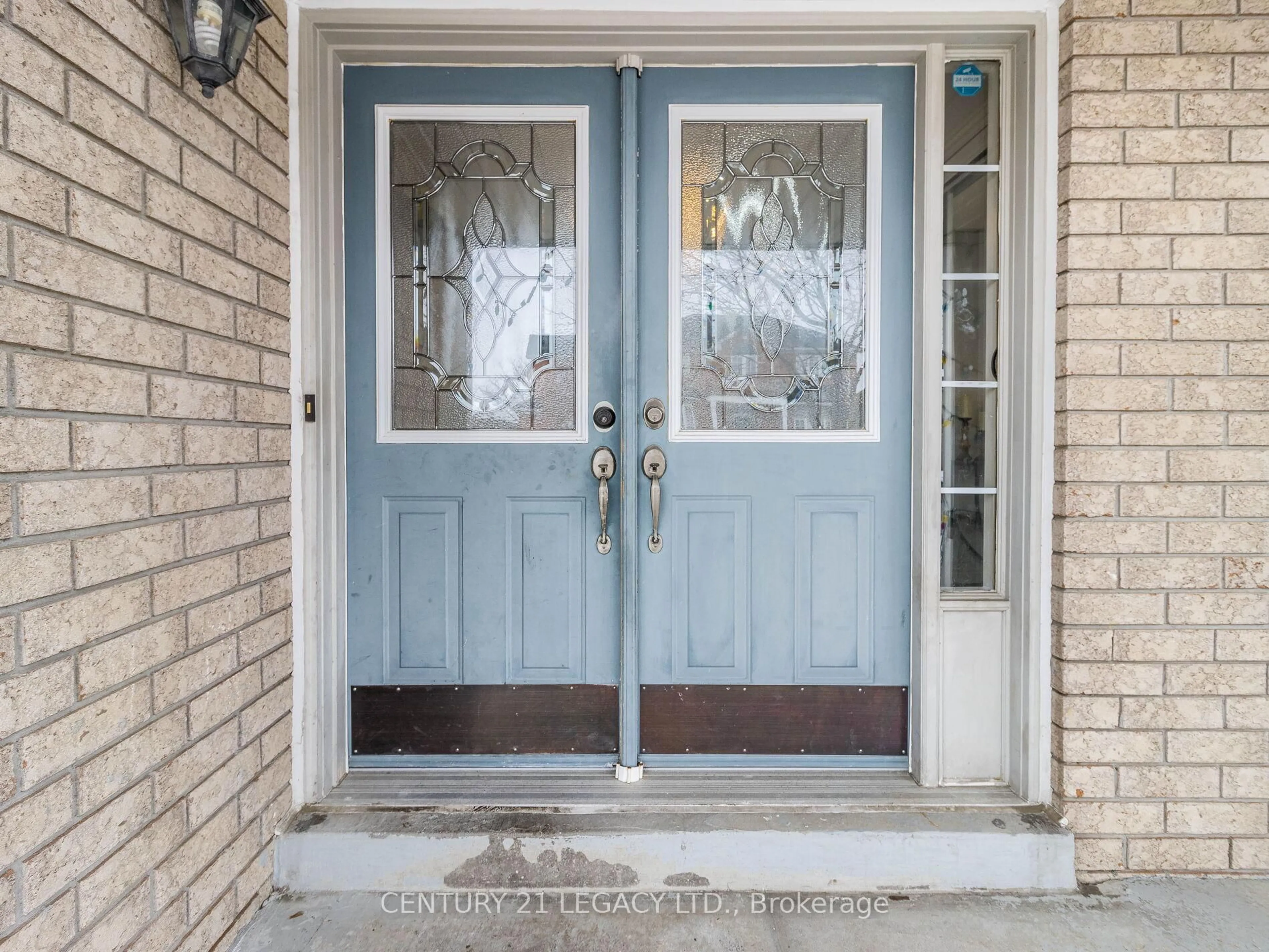 Indoor entryway for 91 Checkerberry Cres, Brampton Ontario L6R 2S8